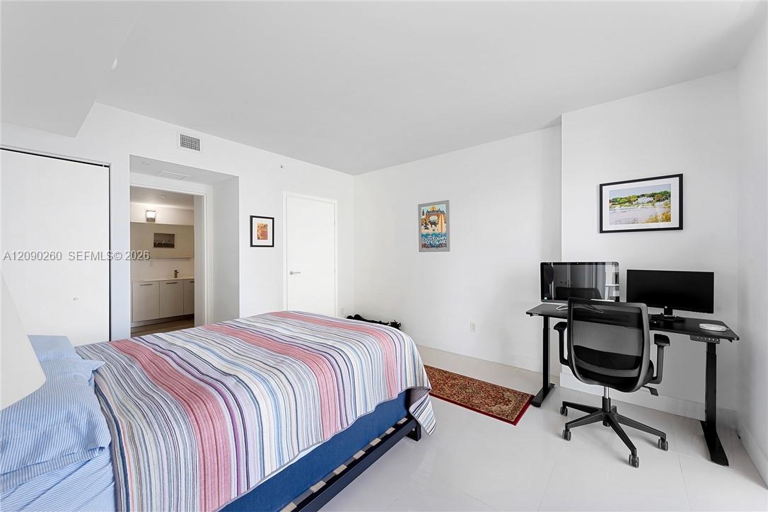 1300 Brickell Bay Drive 1905 Property Photo 8