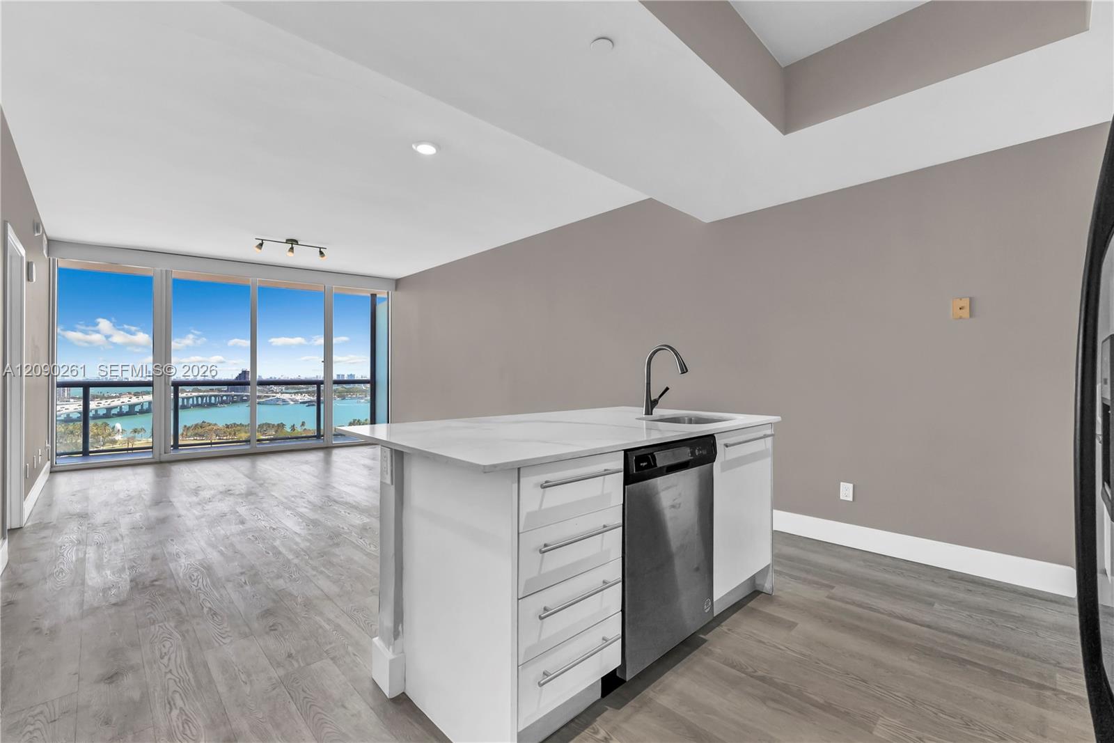 888 Biscayne Boulevard 1710 Property Photo 1
