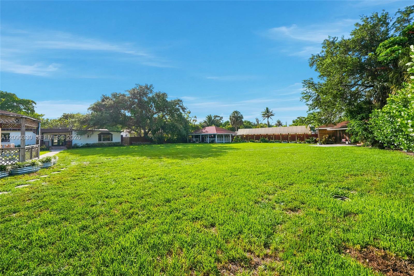 15425 N Miami Avenue Property Photo 7