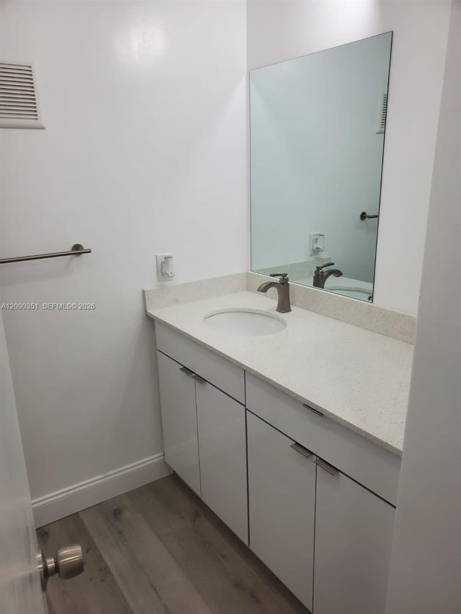215 Se 3rd Avenue 206d Property Photo 14