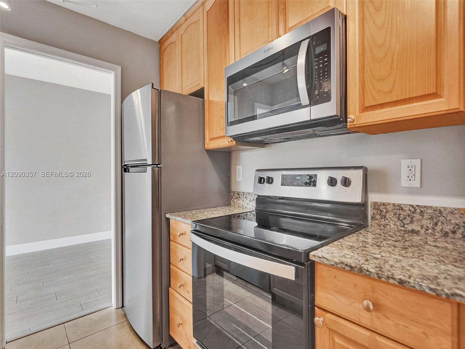 400 N Riverside Drive 303 Property Photo 5