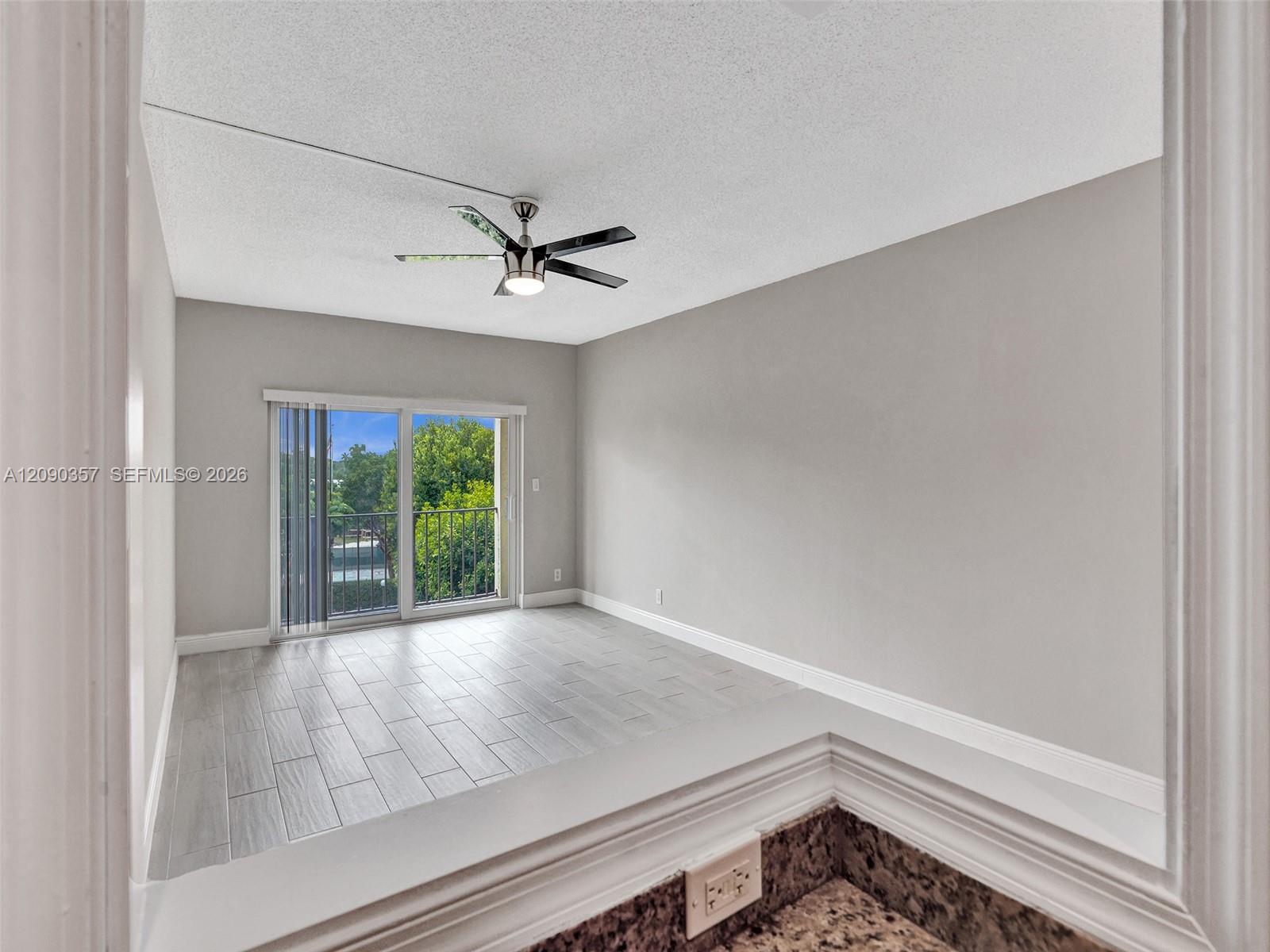 400 N Riverside Drive 303 Property Photo 9