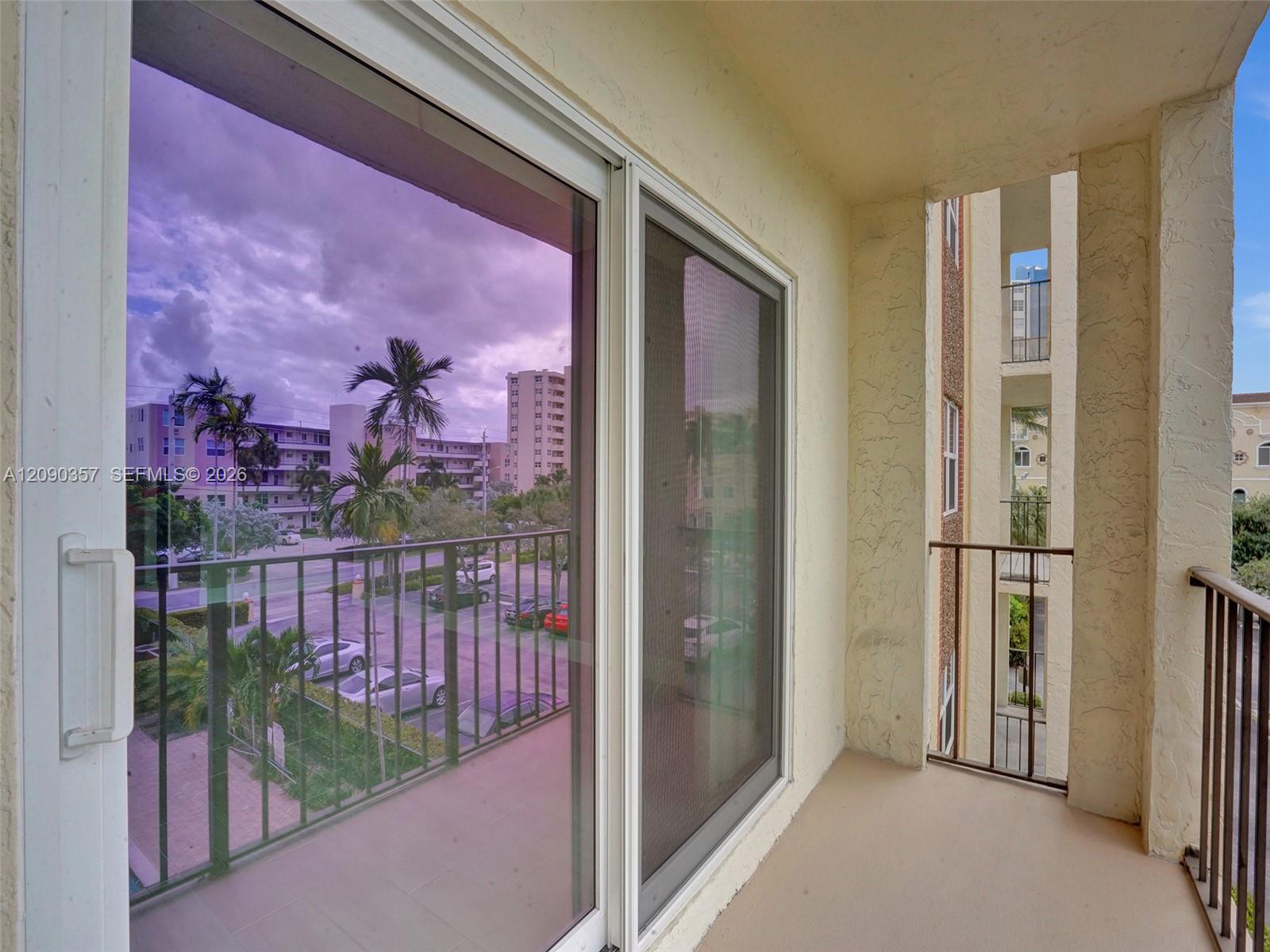 400 N Riverside Drive 303 Property Photo 14