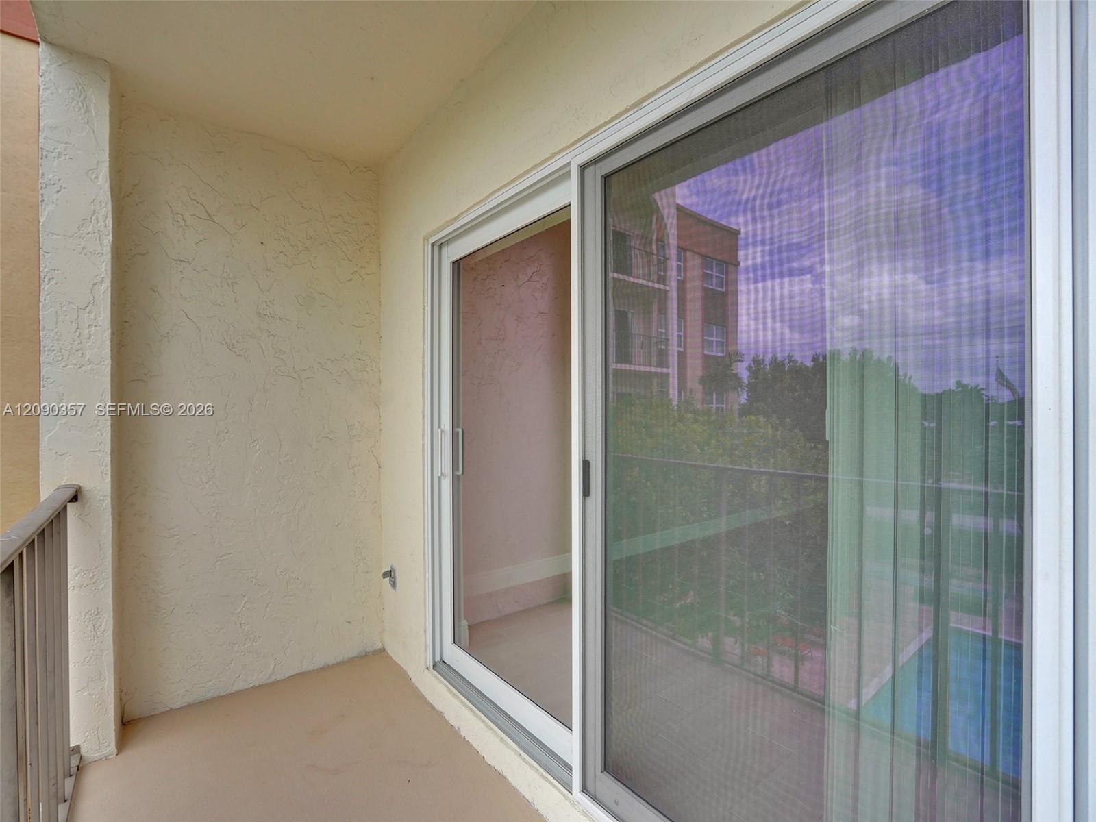 400 N Riverside Drive 303 Property Photo 15