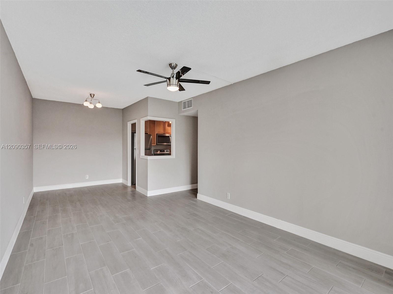 400 N Riverside Drive 303 Property Photo 16