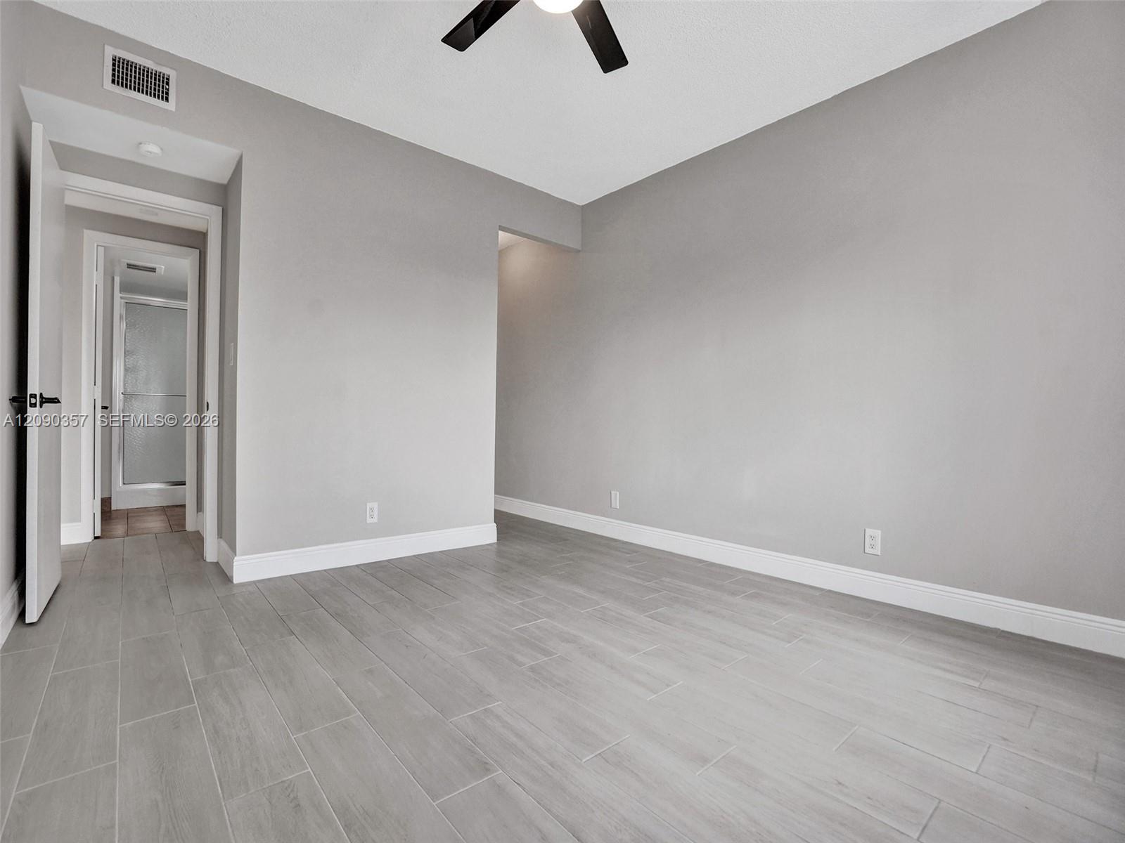 400 N Riverside Drive 303 Property Photo 20
