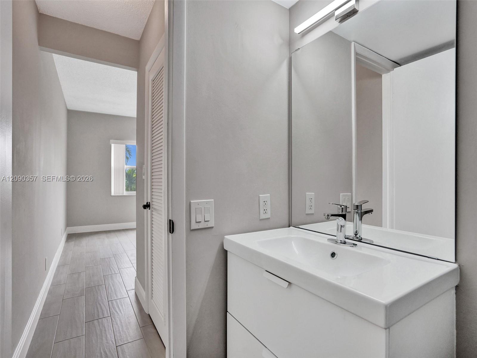 400 N Riverside Drive 303 Property Photo 22