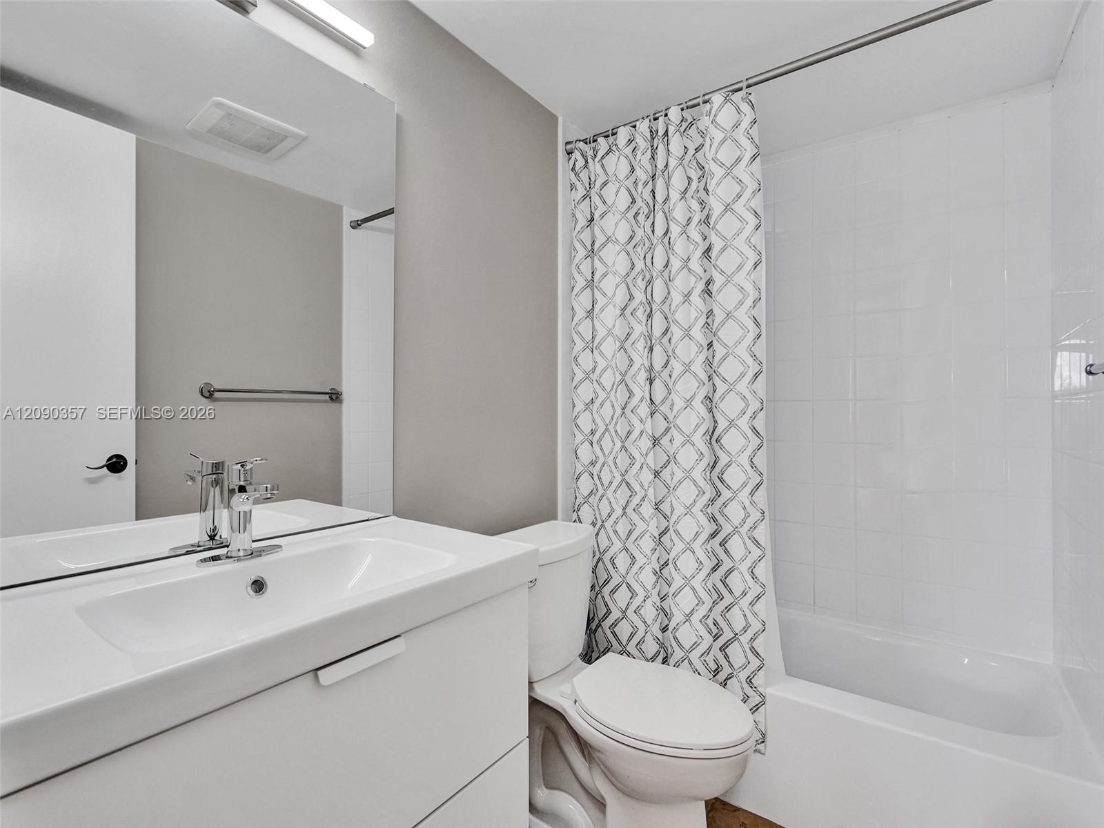 400 N Riverside Drive 303 Property Photo 23