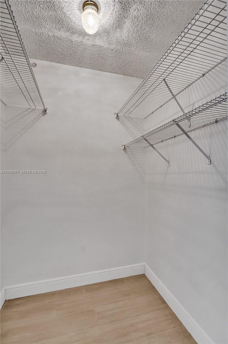 400 N Riverside Drive 303 Property Photo 24