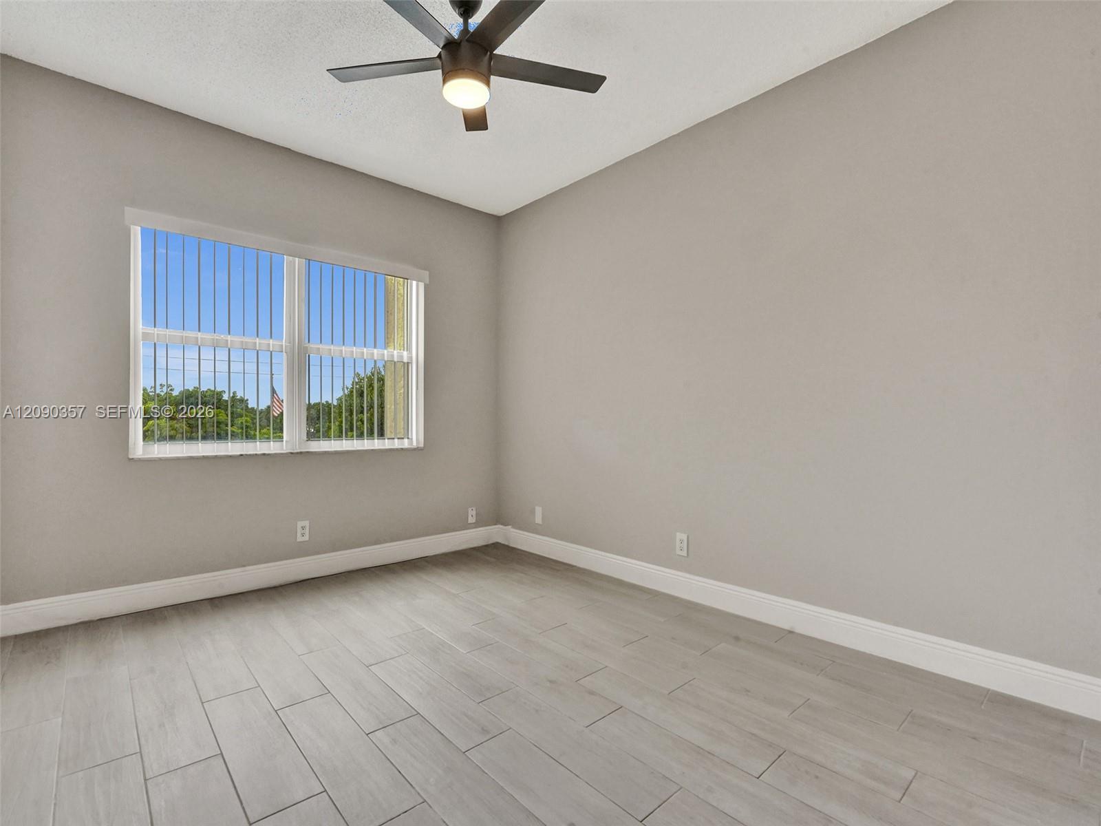 400 N Riverside Drive 303 Property Photo 26