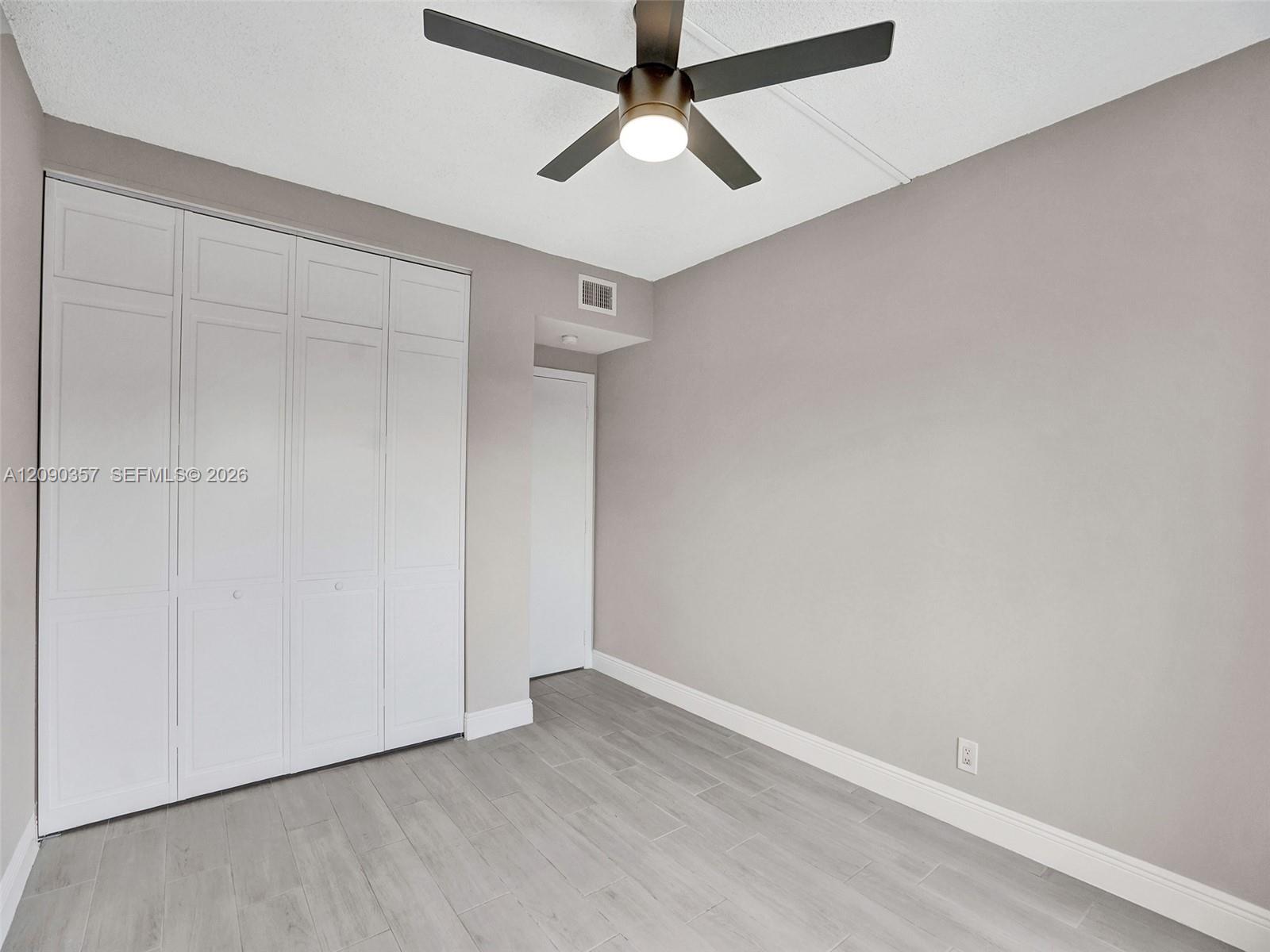 400 N Riverside Drive 303 Property Photo 27