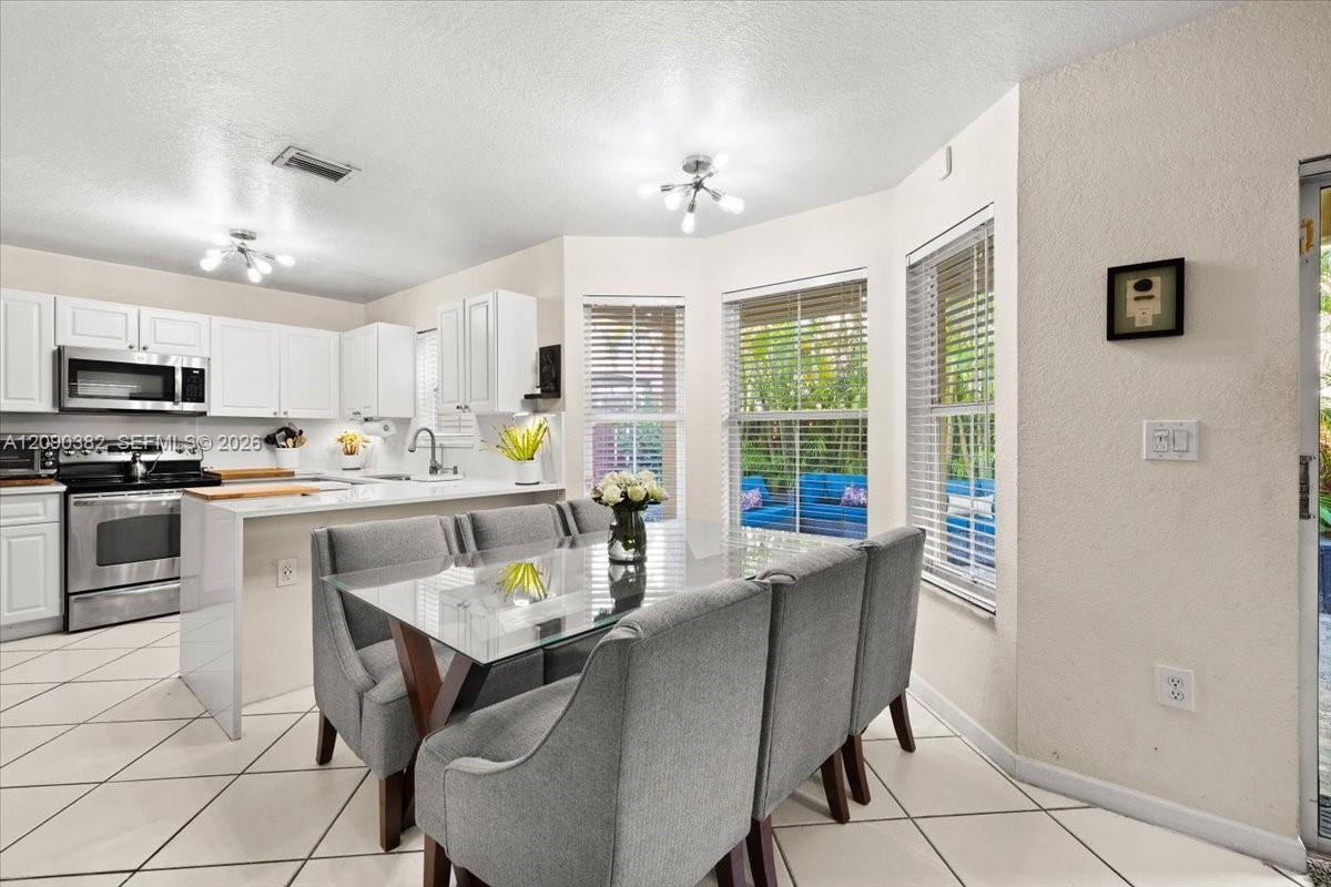 195 Sable Palm Way Property Photo 3