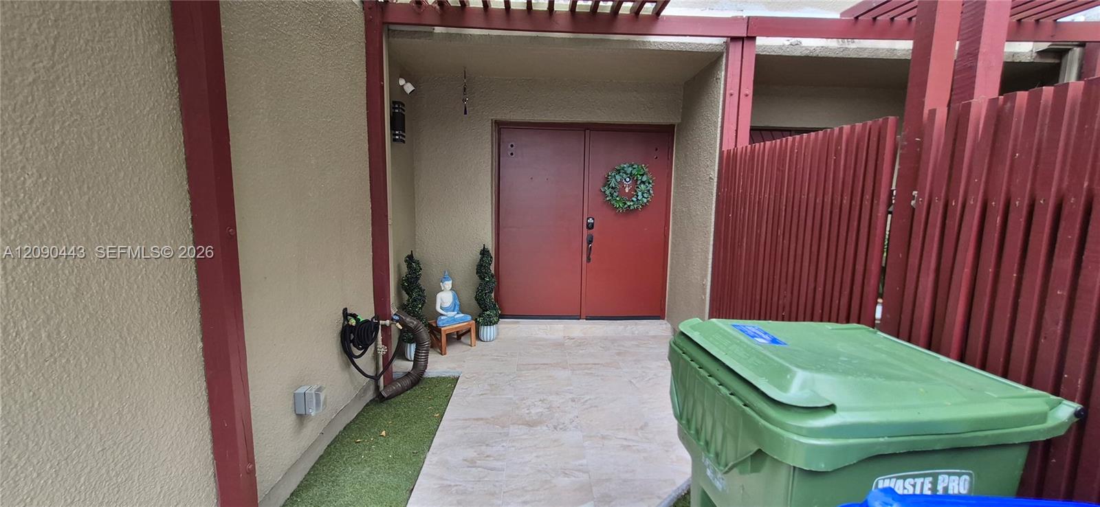 1441 W Fairway Road Property Photo 2