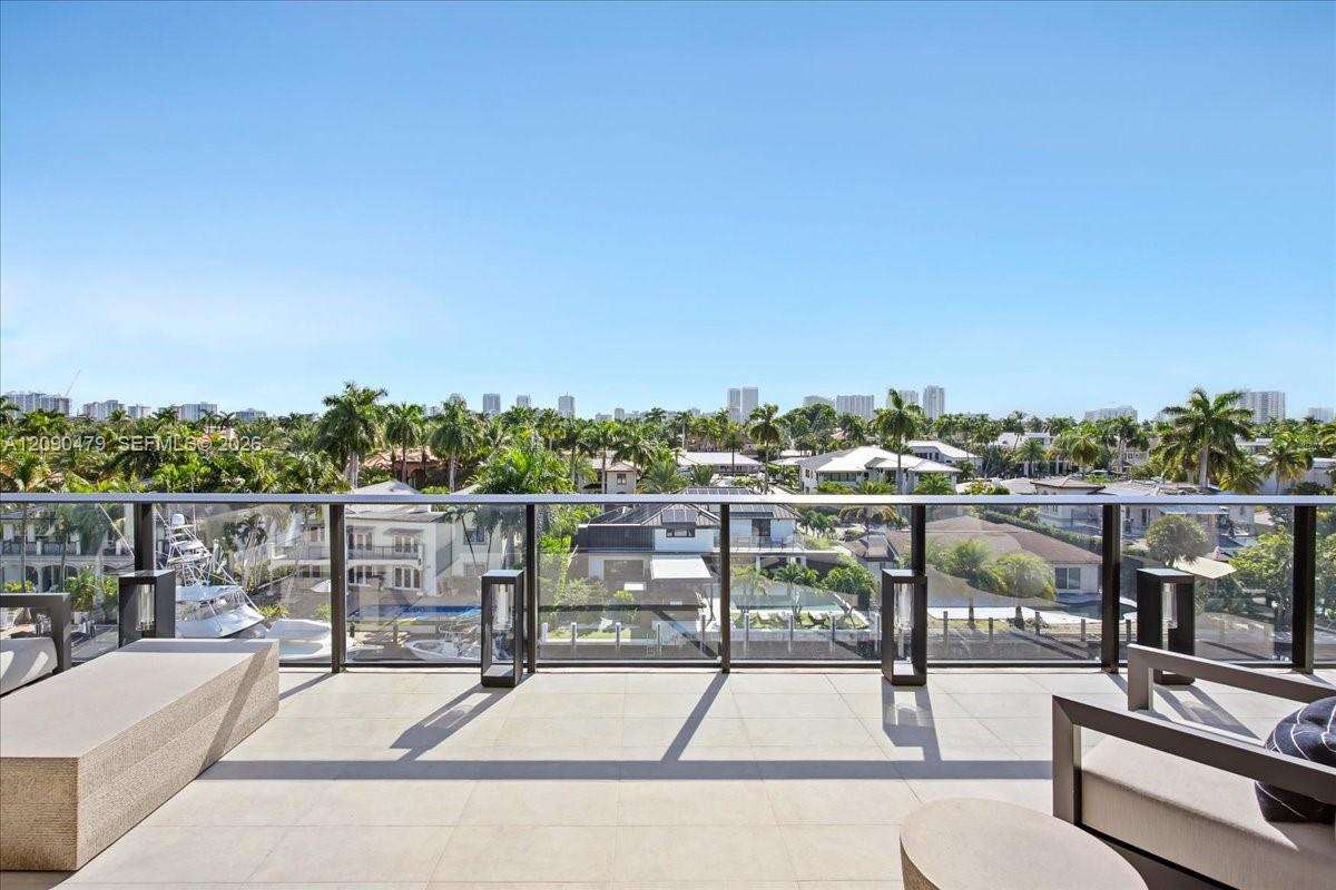 160 Isle Of Venice Drive Ph3 Property Photo 2