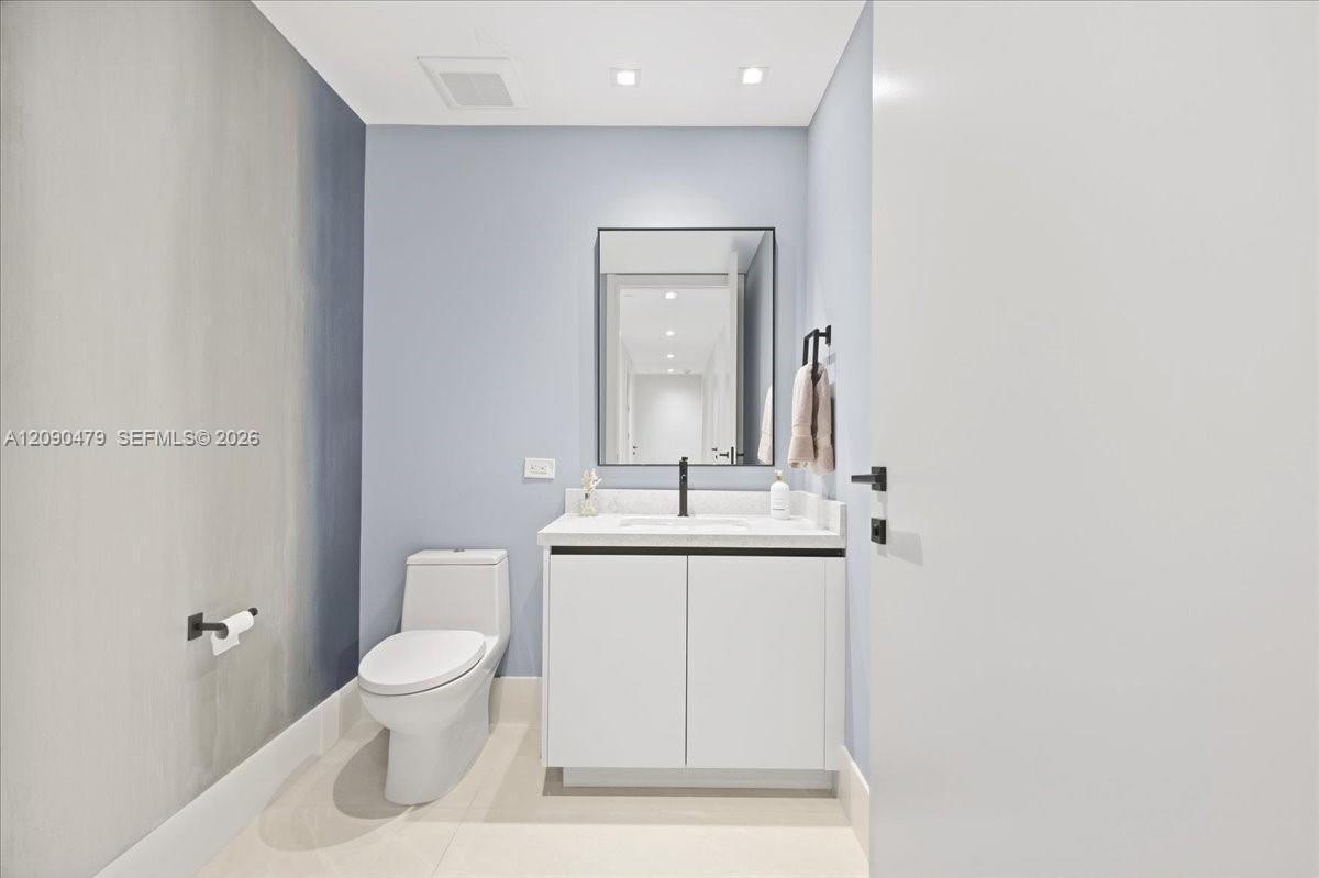 160 Isle Of Venice Drive Ph3 Property Photo 34