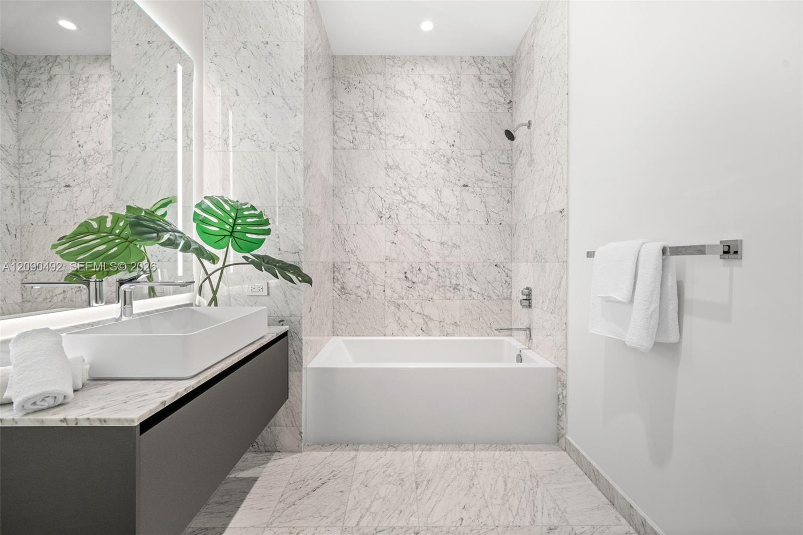 5 Grove Isle Drive M301 Property Photo 14