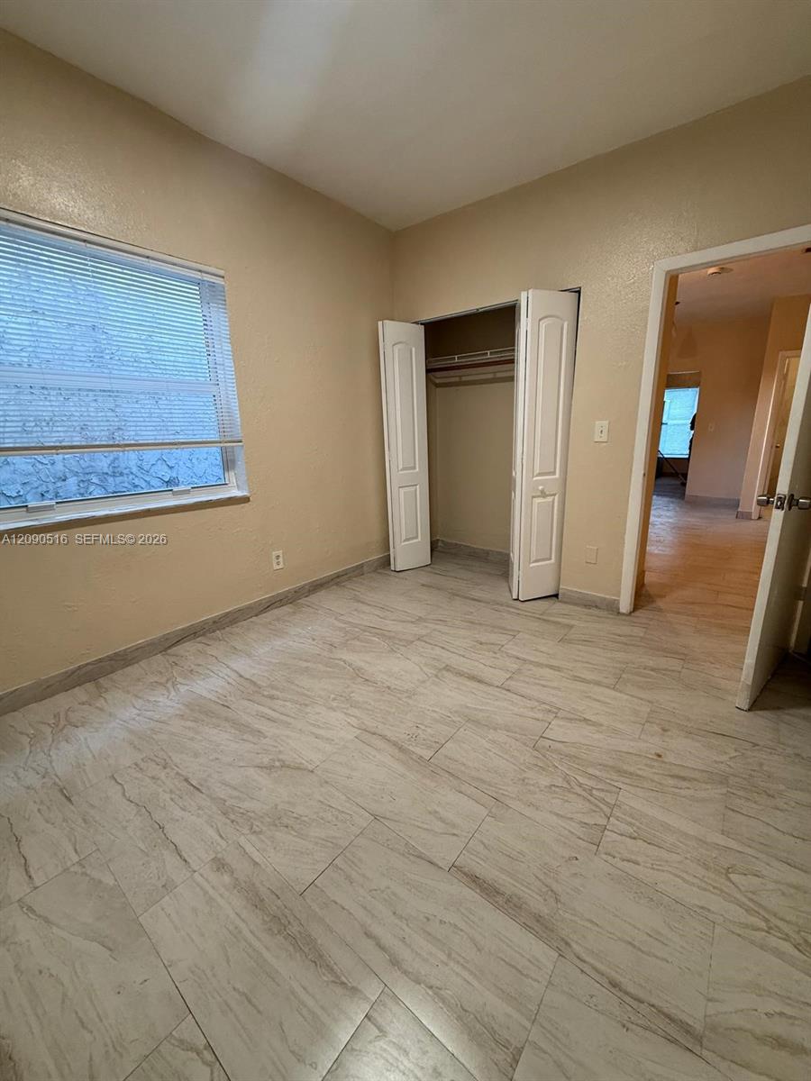 285 Nw 44th Street 3 Property Photo 6