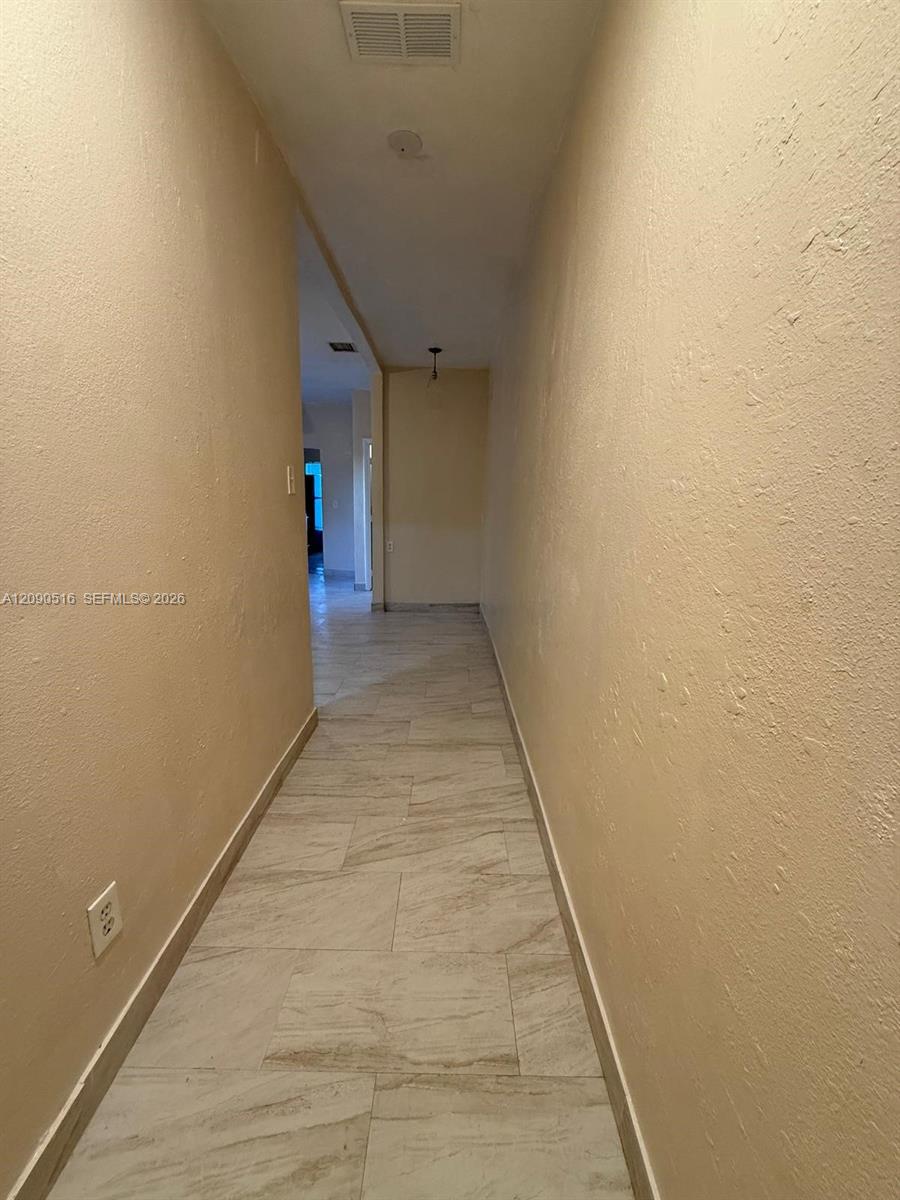 285 Nw 44th Street 3 Property Photo 7