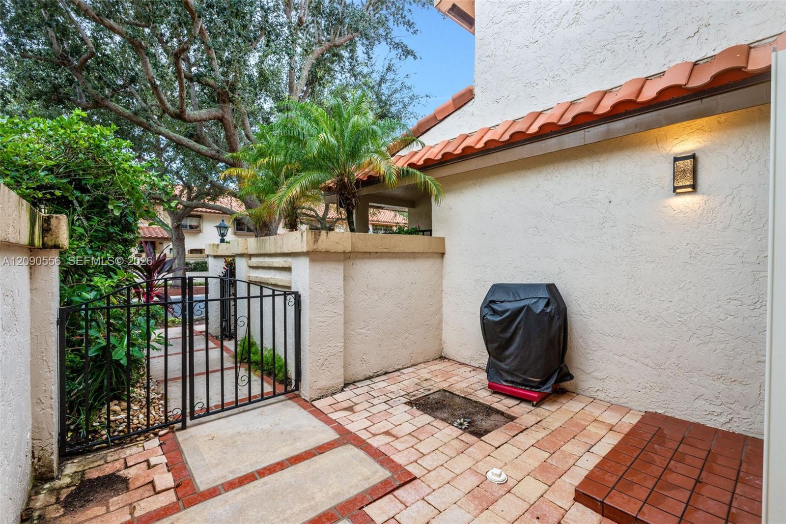 7733 La Mirada Drive 7733 Property Photo 3
