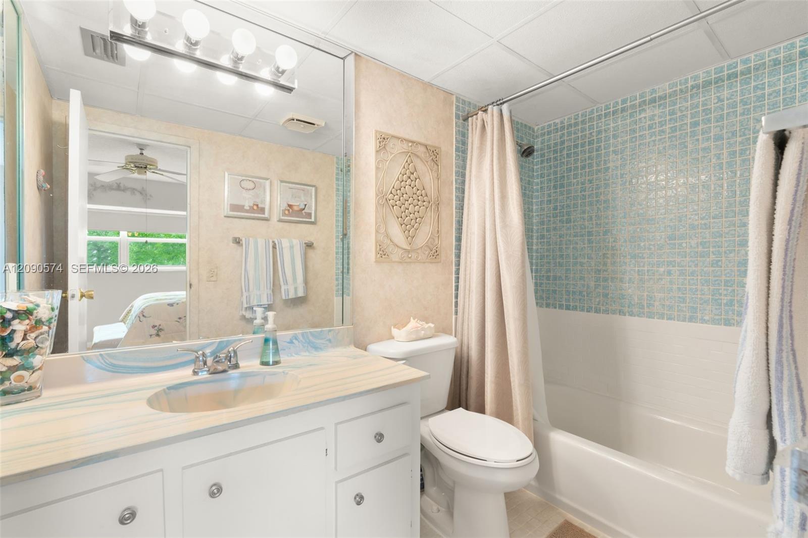 1040 Country Club Drive 208 Property Photo 14