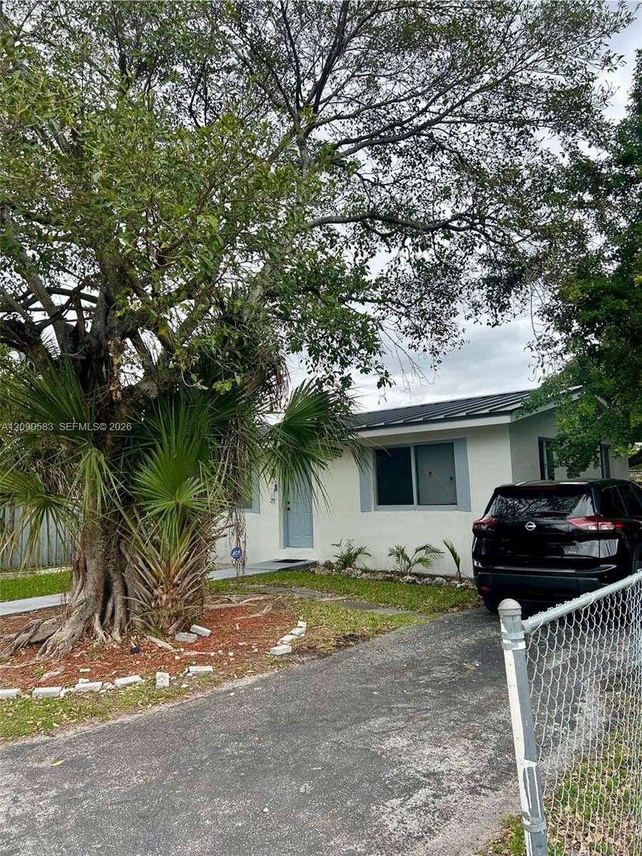 A12090583 Property Photo 2