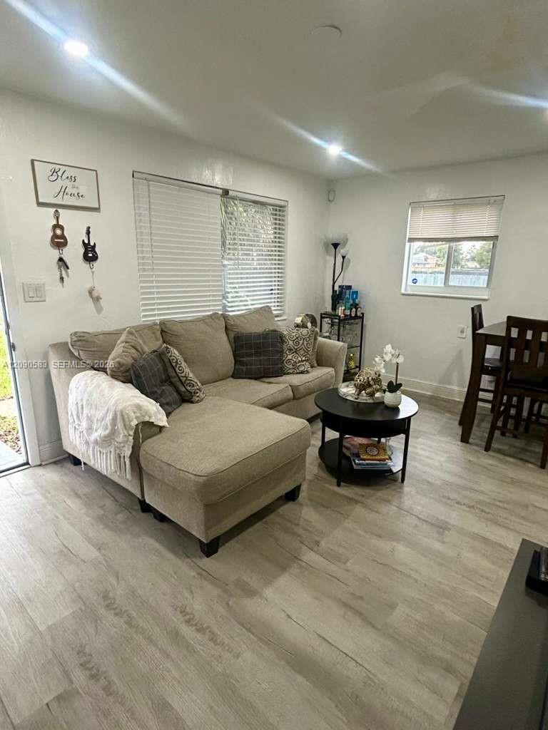 A12090583 Property Photo 4