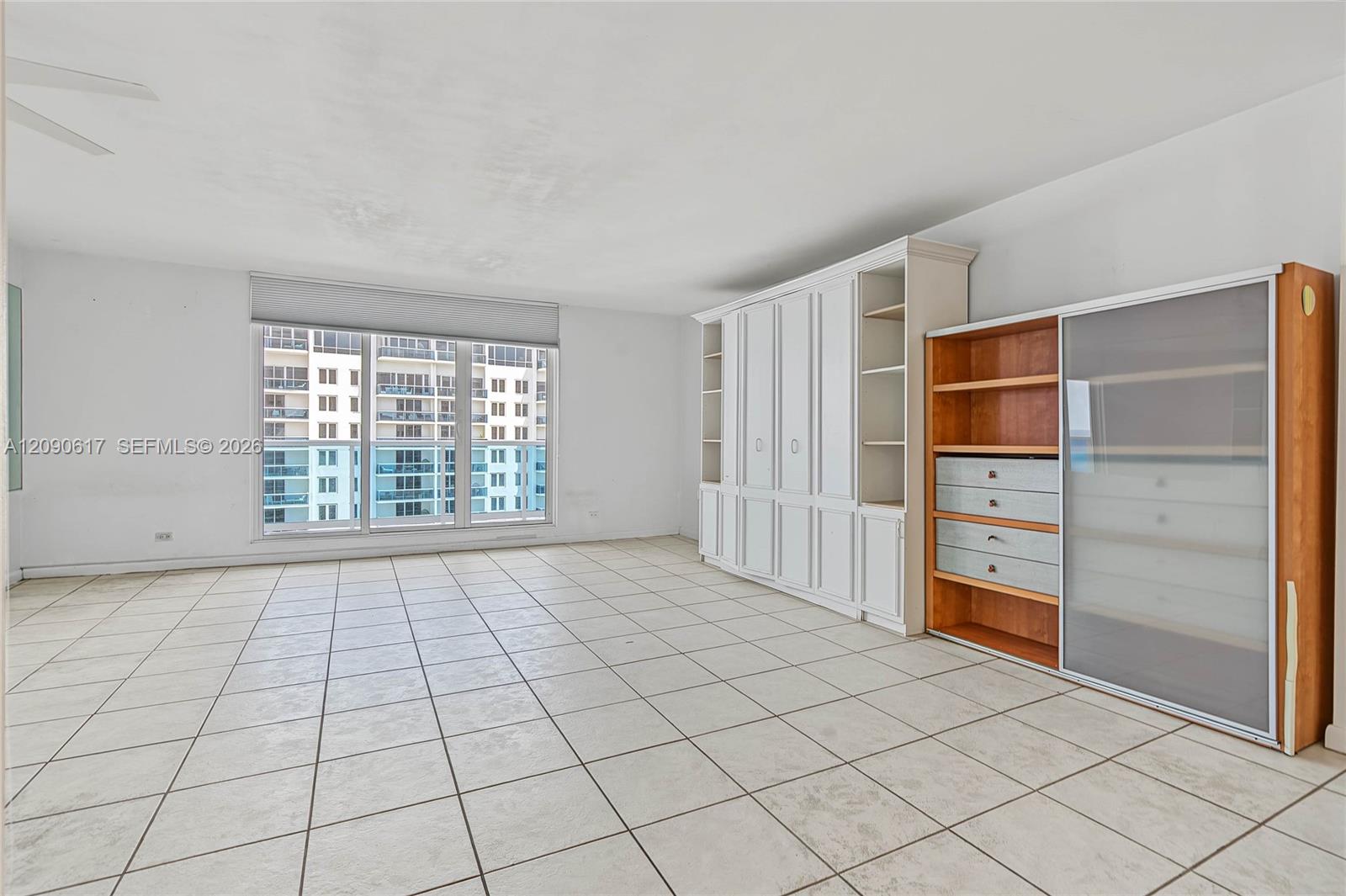 2301 Collins Avenue 1420 Property Photo 9
