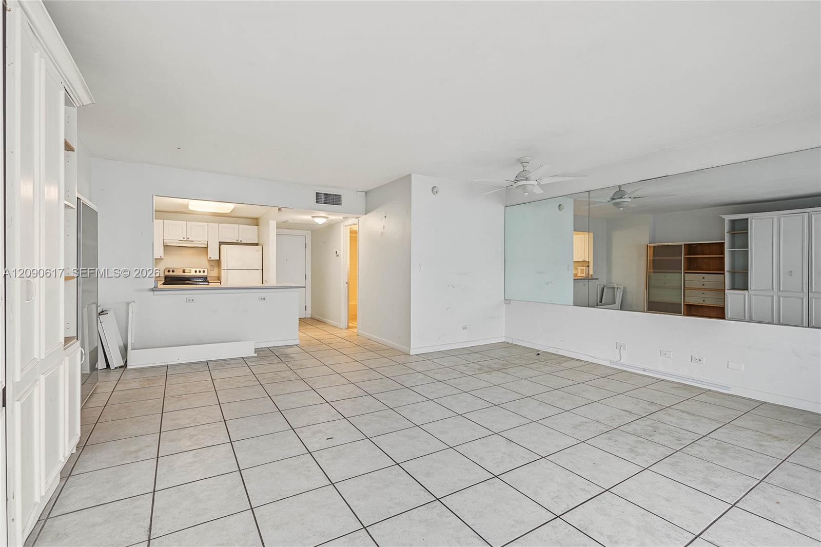 2301 Collins Avenue 1420 Property Photo 13