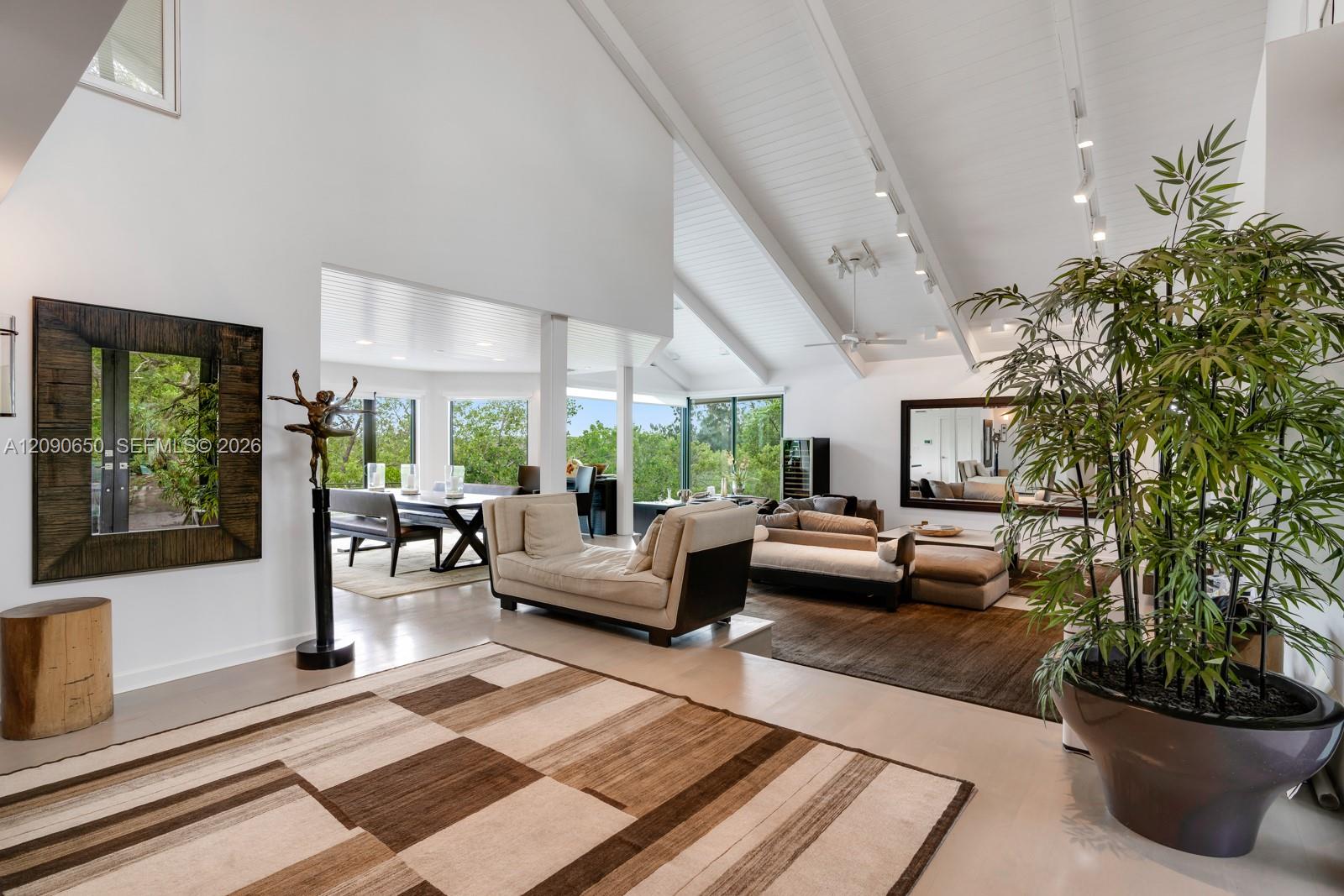 11095 Marin Street Property Photo 5