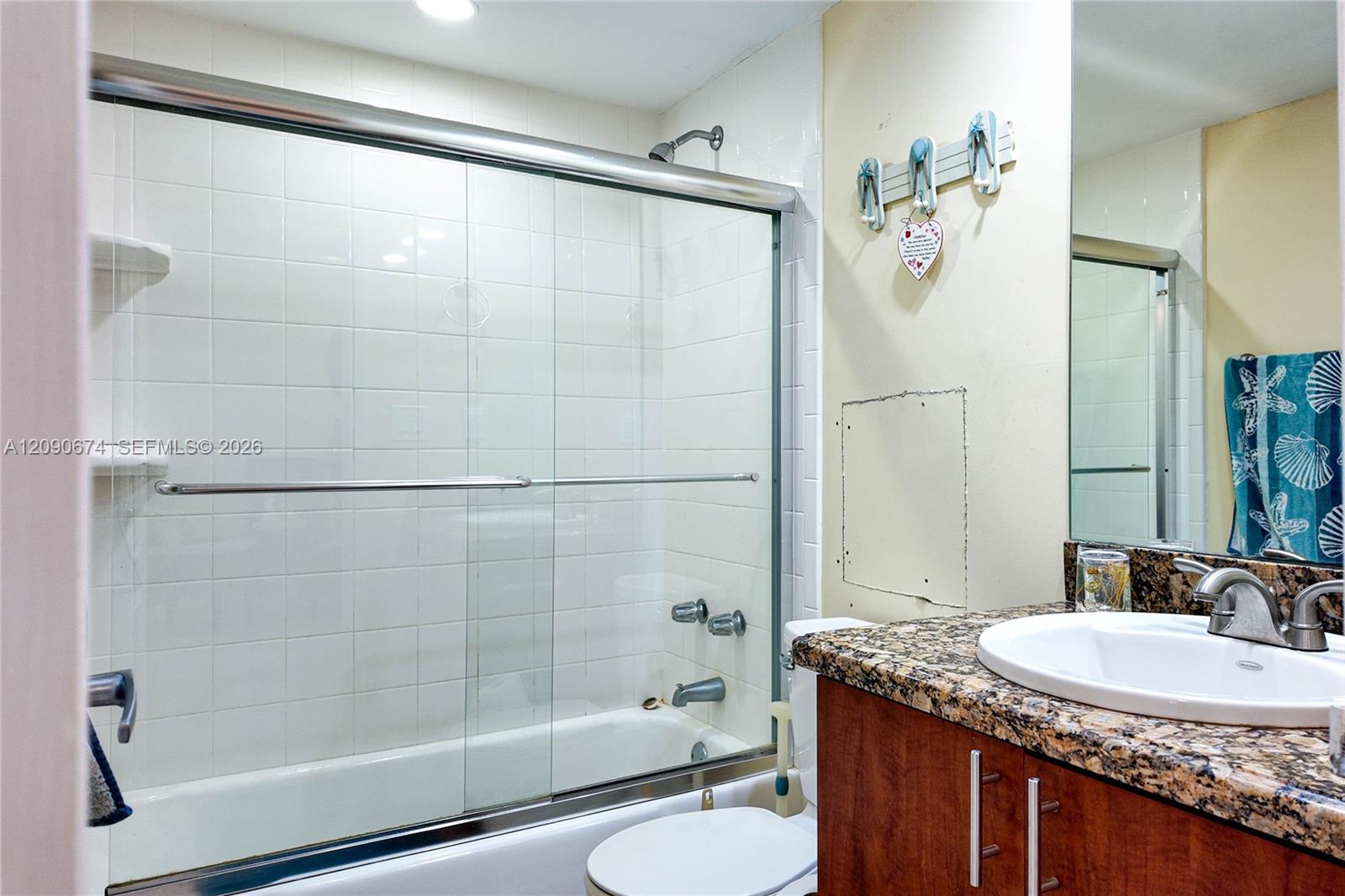 A12090674 Property Photo 17
