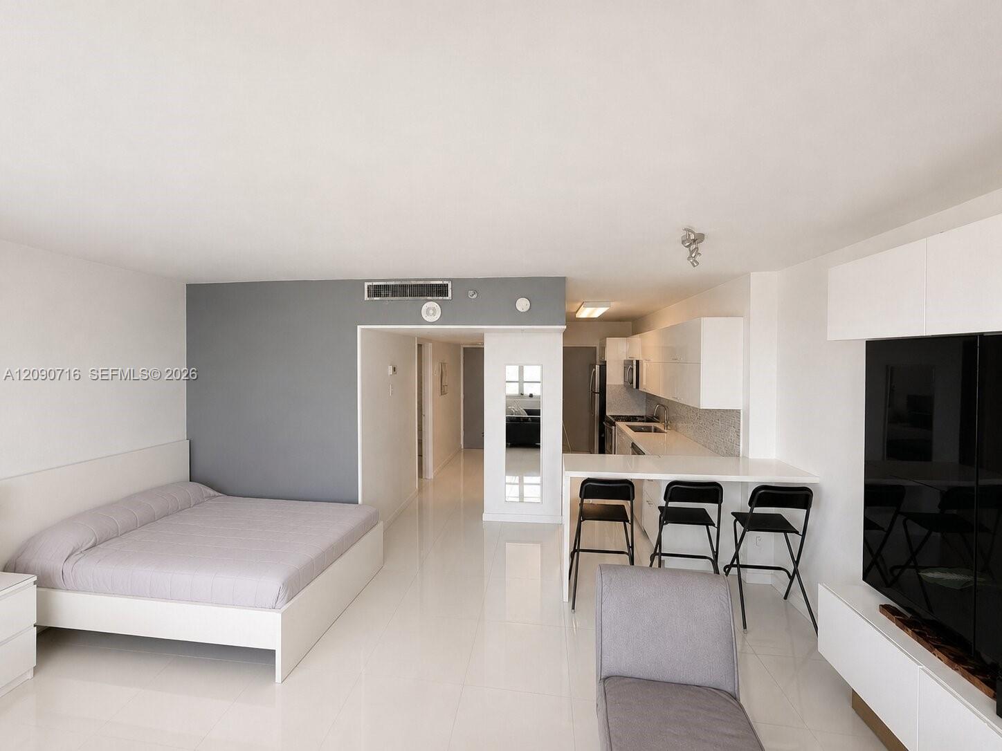 A12090716 Property Photo 2
