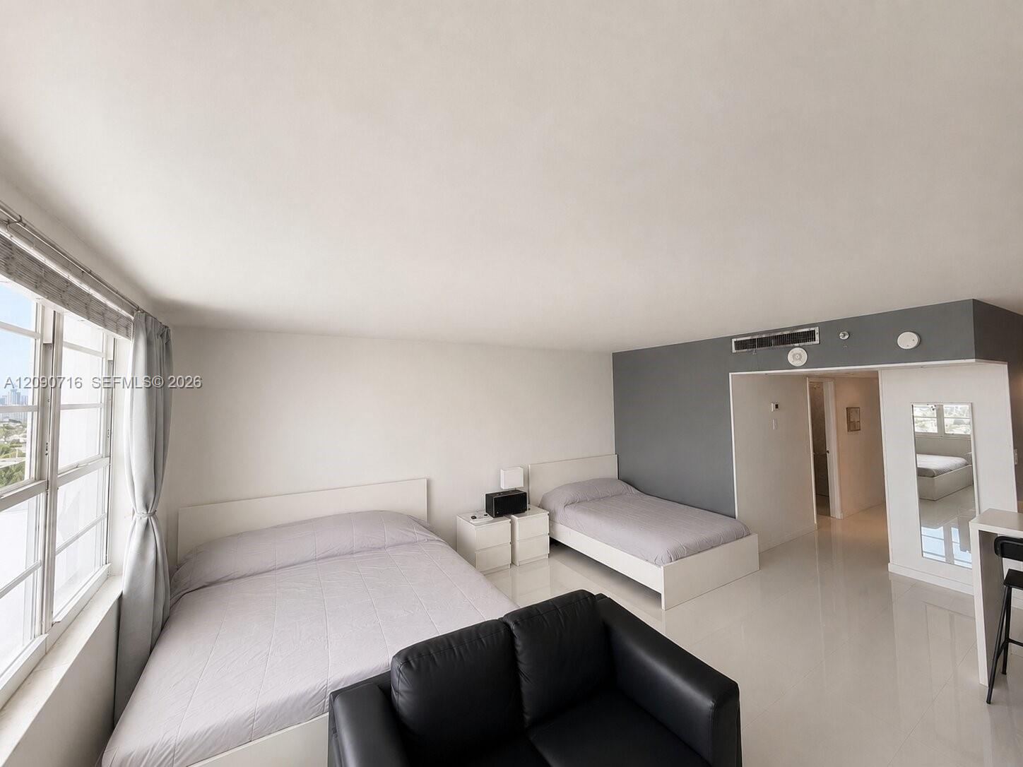 A12090716 Property Photo 4