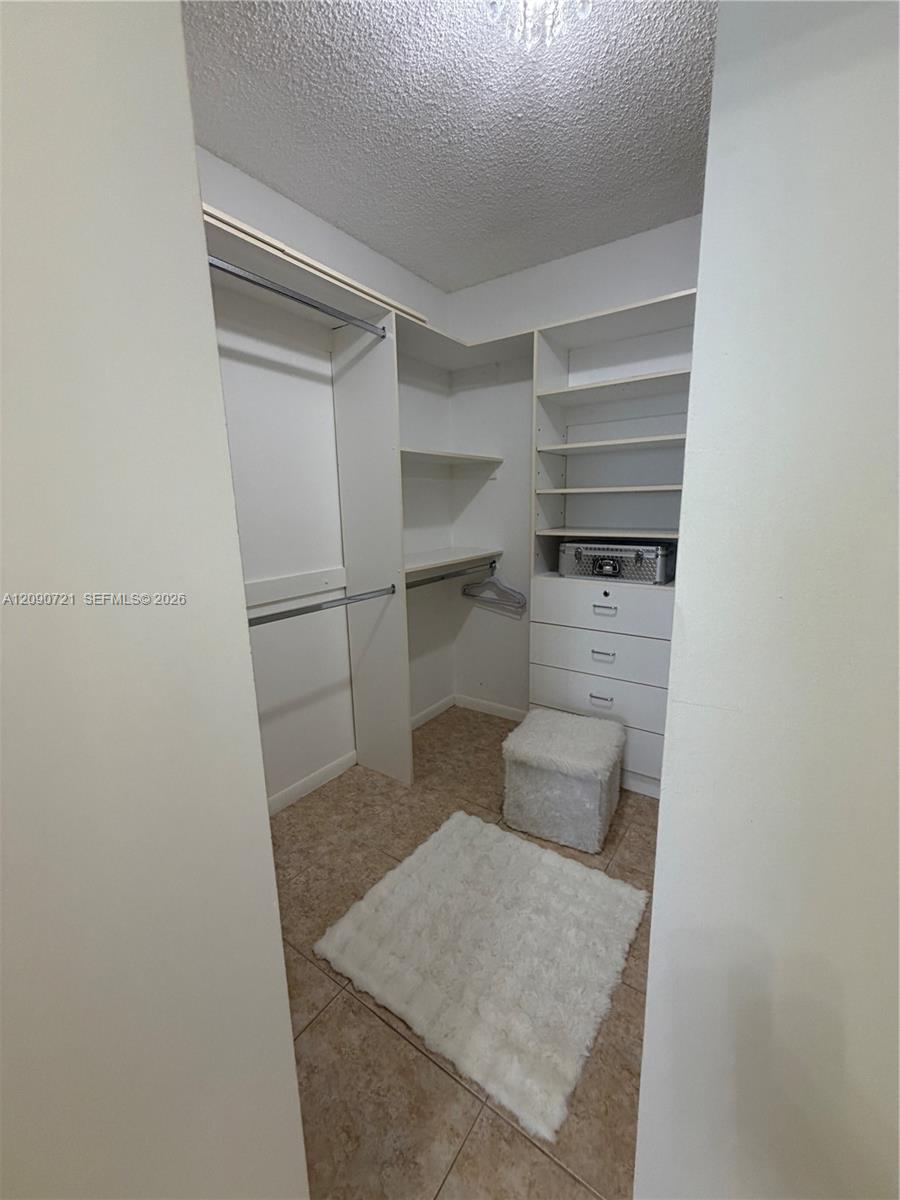 2500 Parkview Drive 907 Property Photo 13