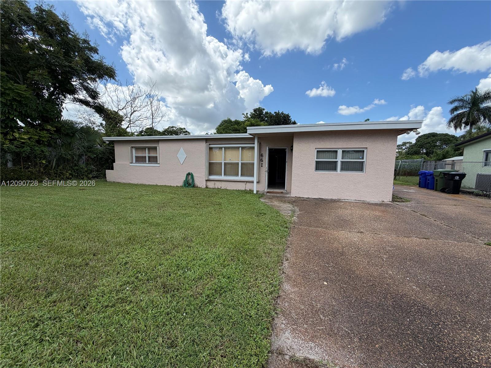 A12090728 Property Photo 2