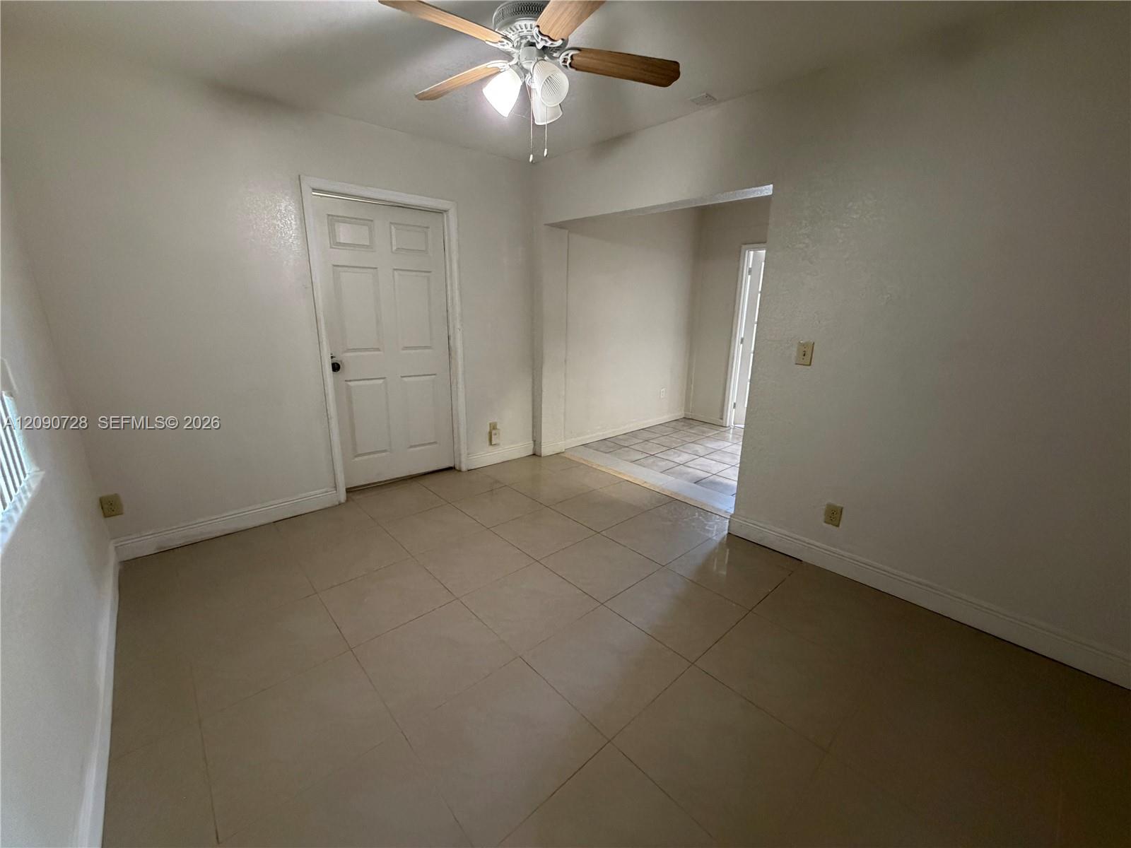 A12090728 Property Photo 3