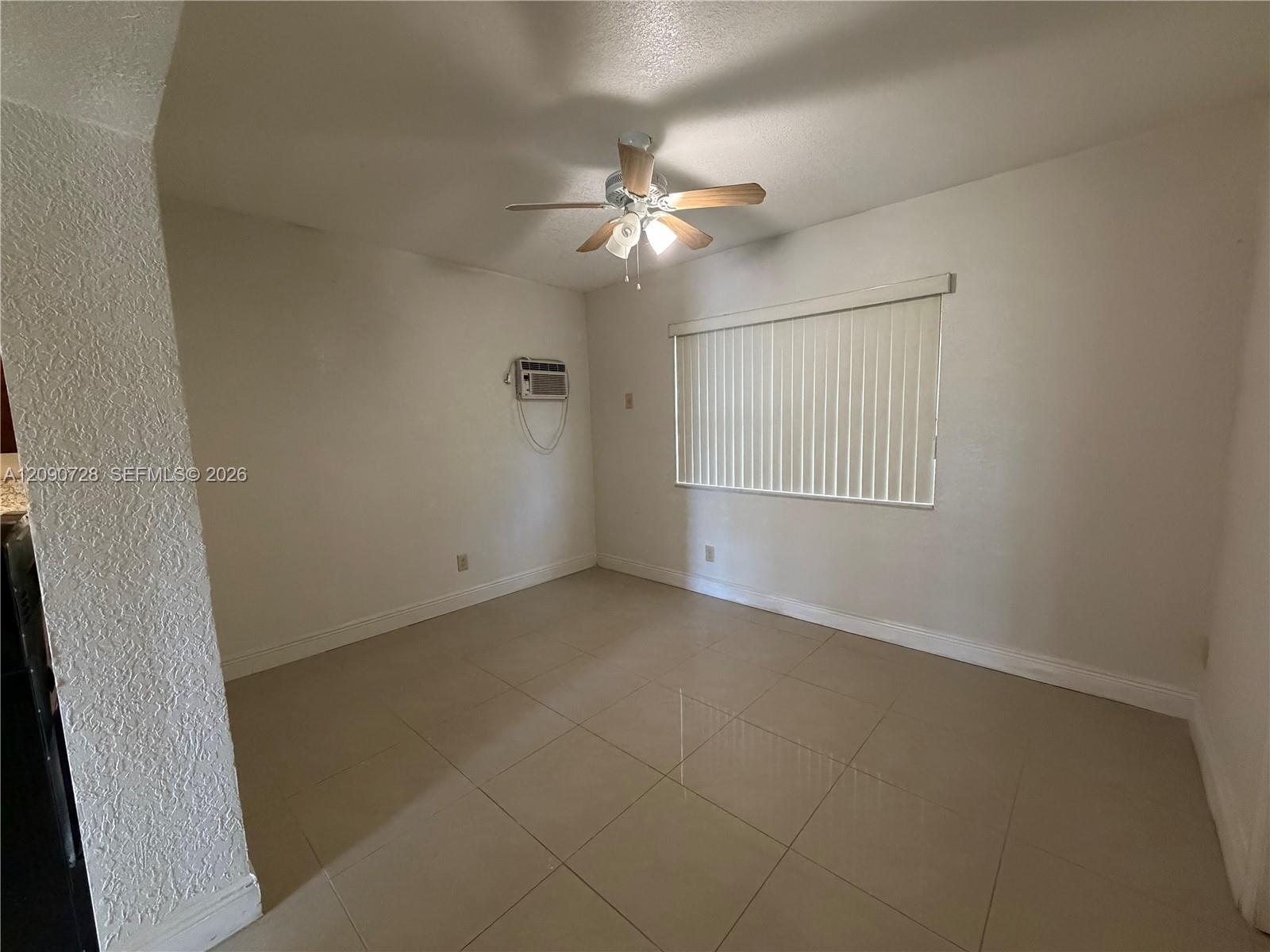 A12090728 Property Photo 4