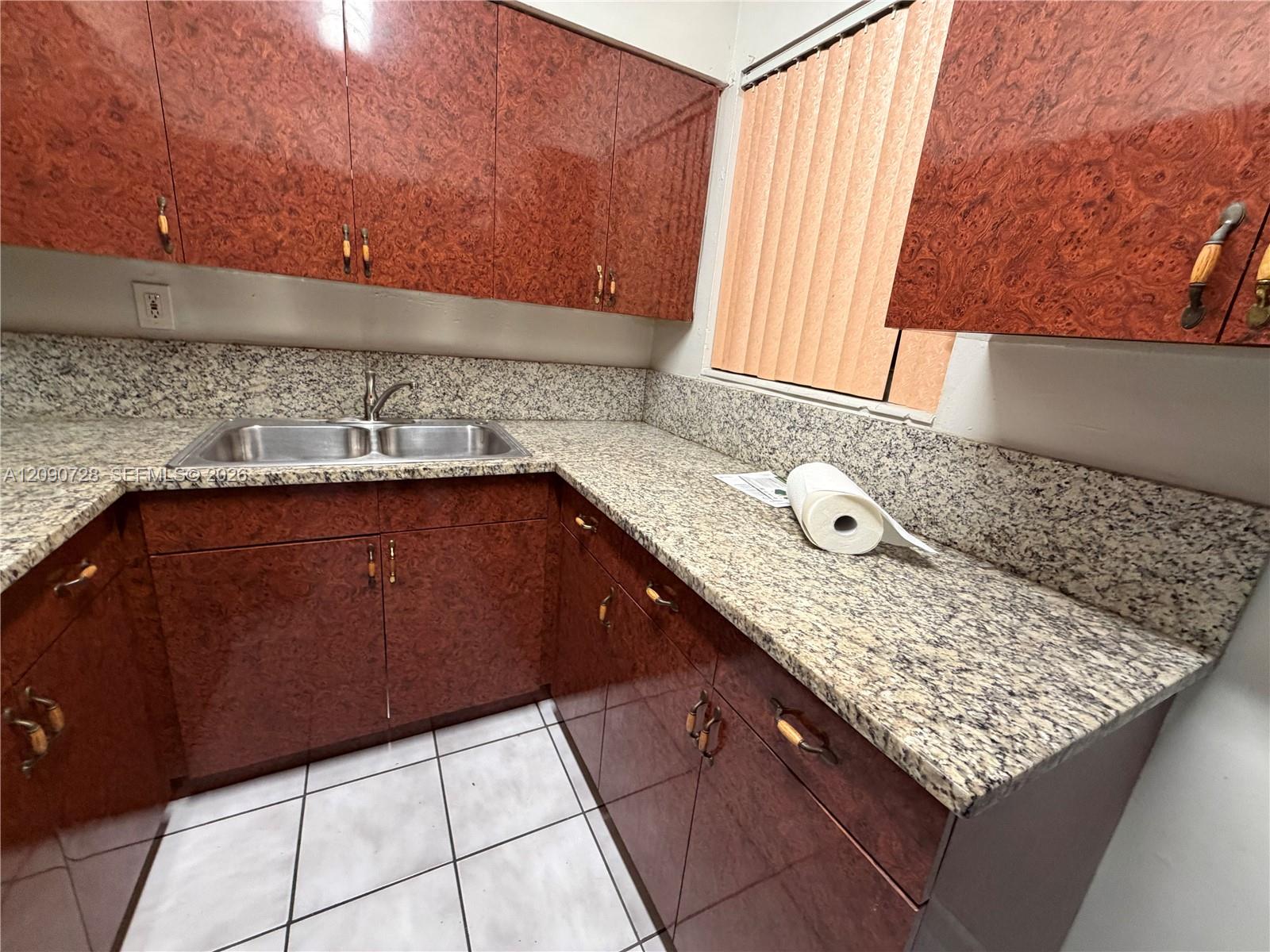 A12090728 Property Photo 6