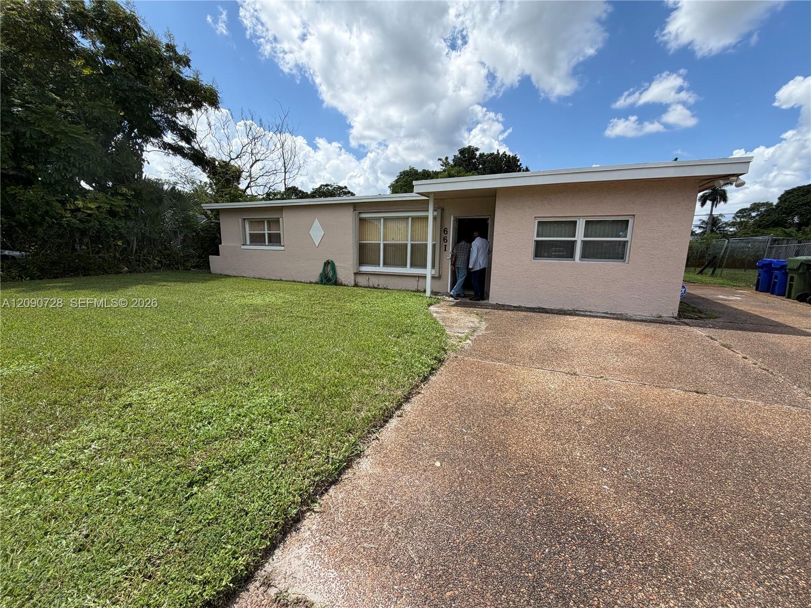 A12090728 Property Photo 17