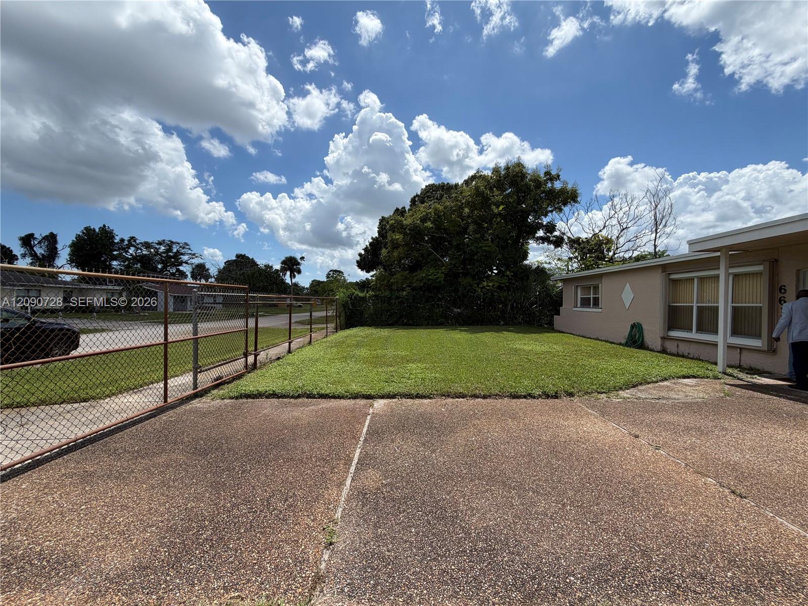 A12090728 Property Photo 22