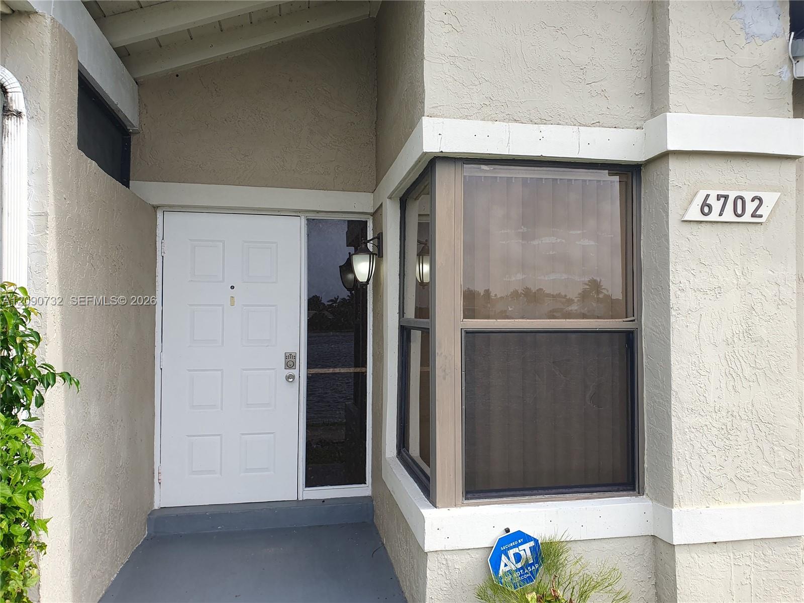 6702 Sw 152nd Place Property Photo 1