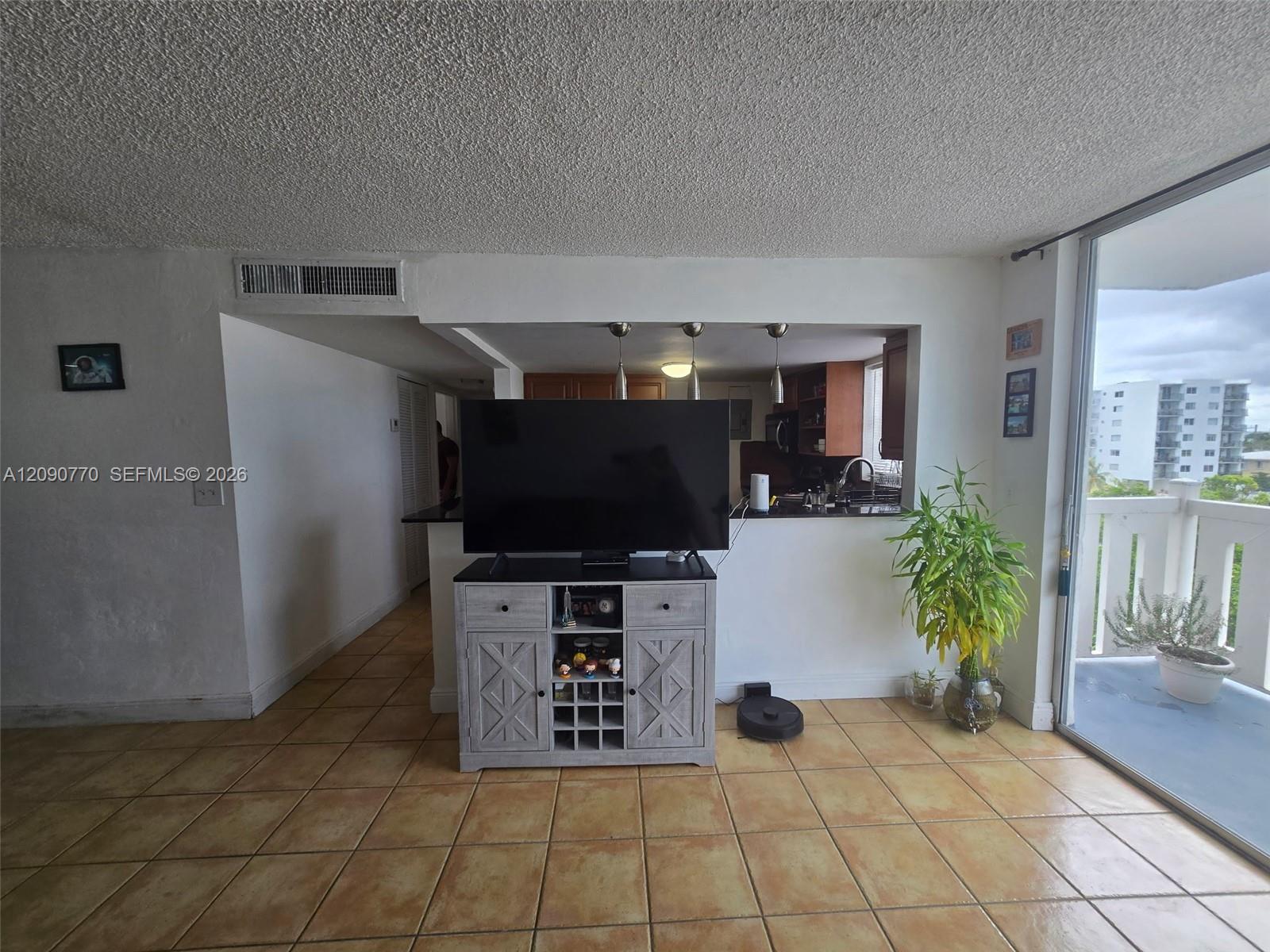 A12090770 Property Photo 33