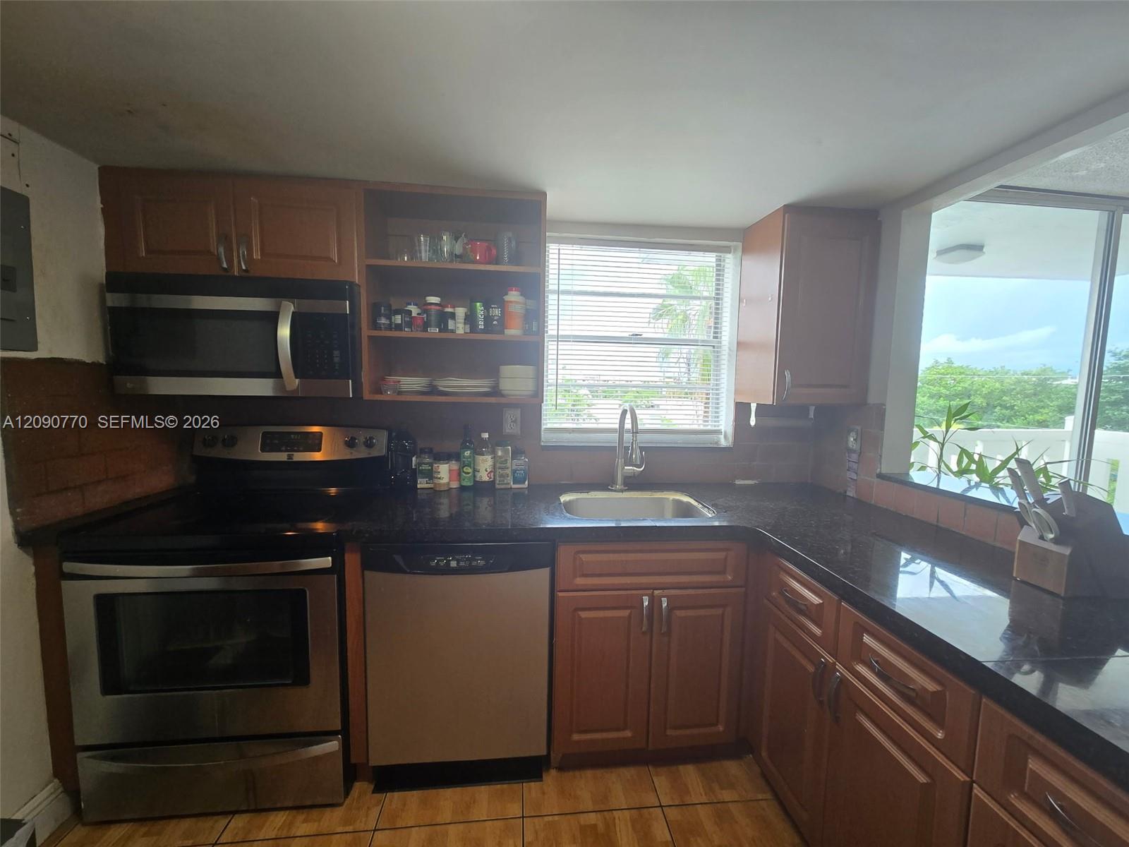 A12090770 Property Photo 38