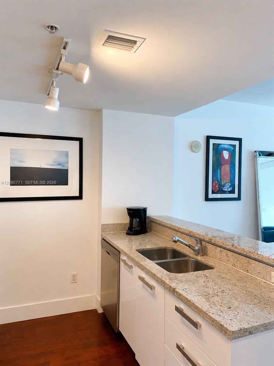 601 Ne 36th Street 3105 Property Photo 4