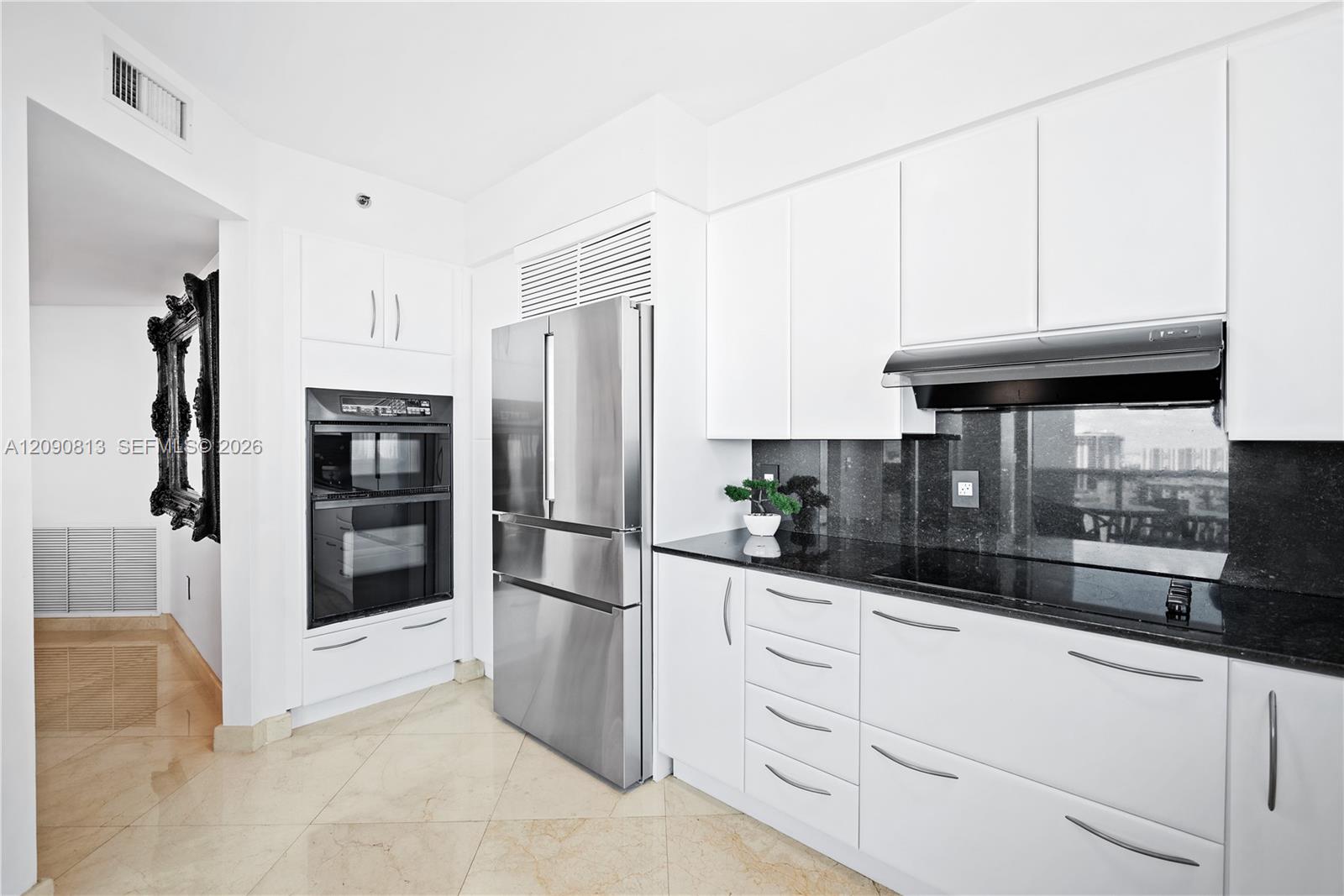 19111 Collins Avenue 2207 Property Photo 10