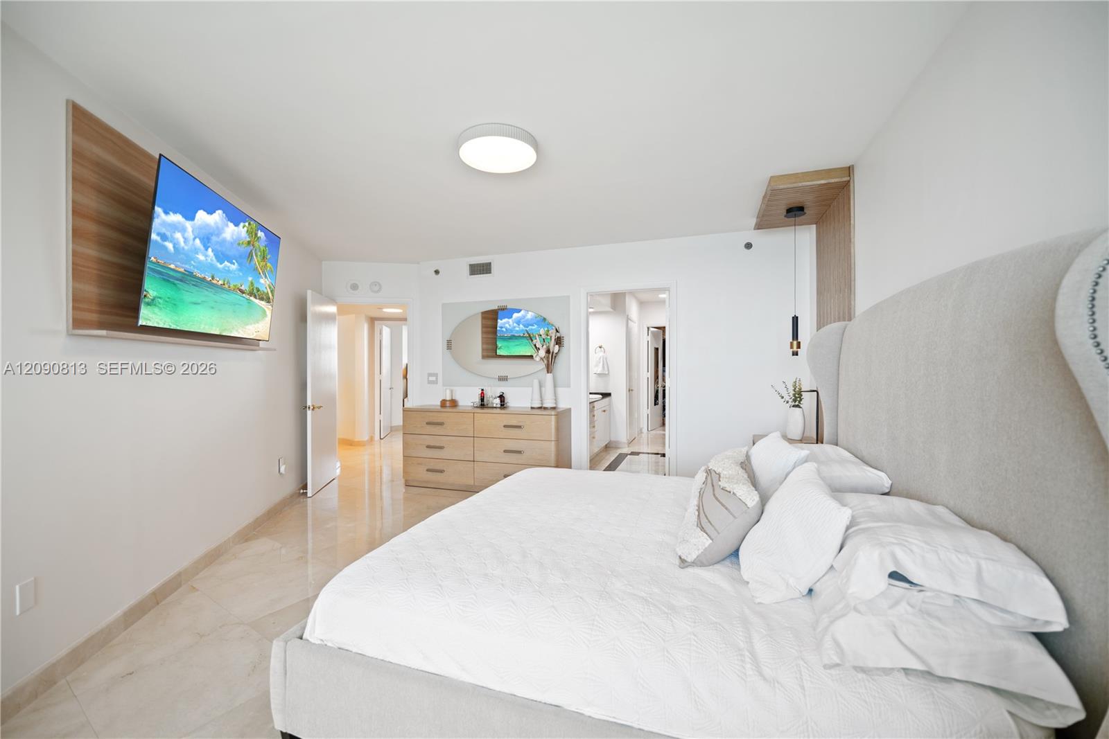 19111 Collins Avenue 2207 Property Photo 13
