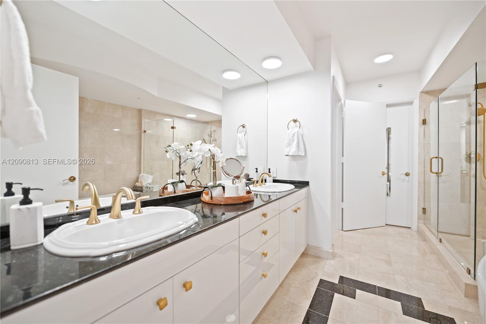 19111 Collins Avenue 2207 Property Photo 14