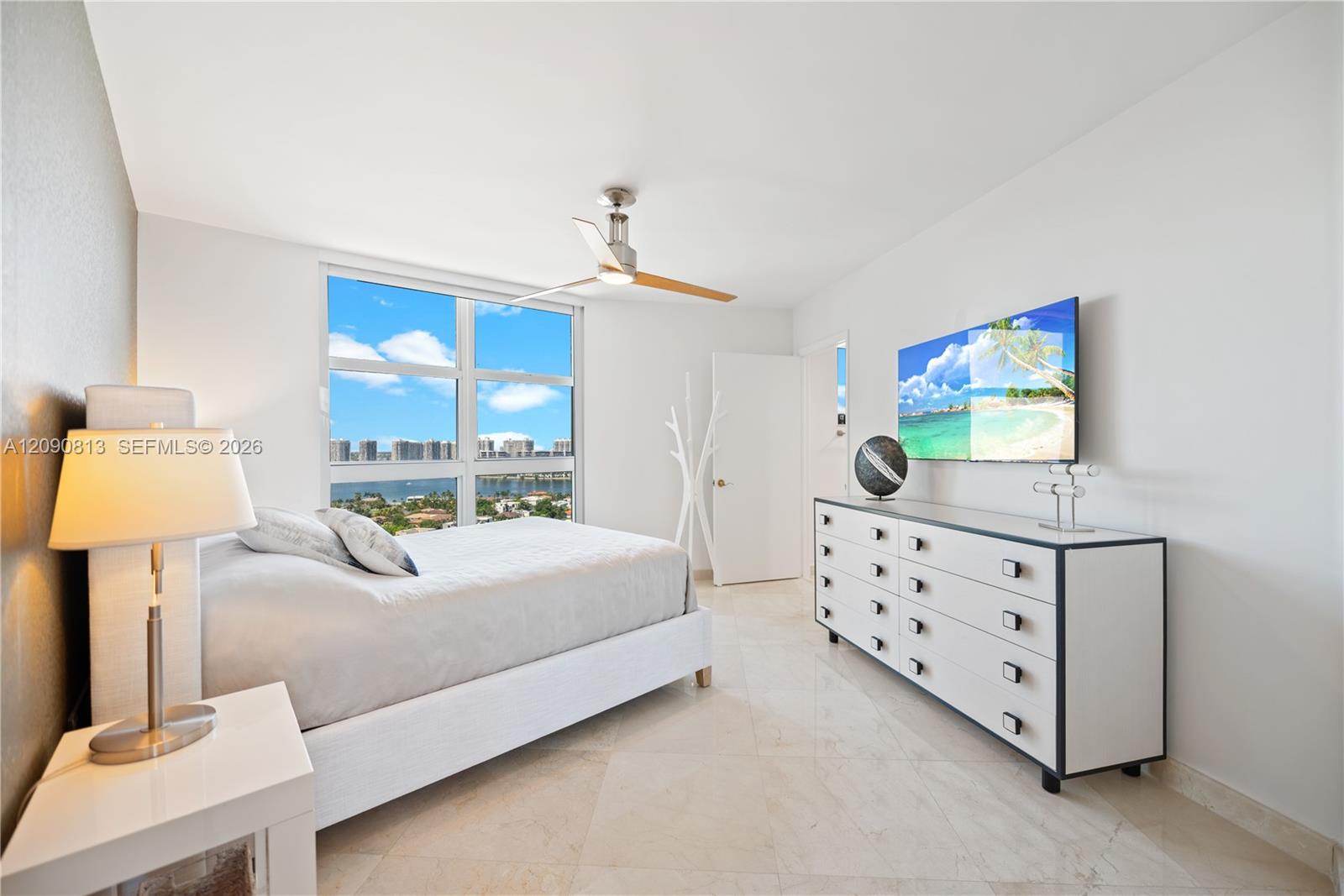 19111 Collins Avenue 2207 Property Photo 17