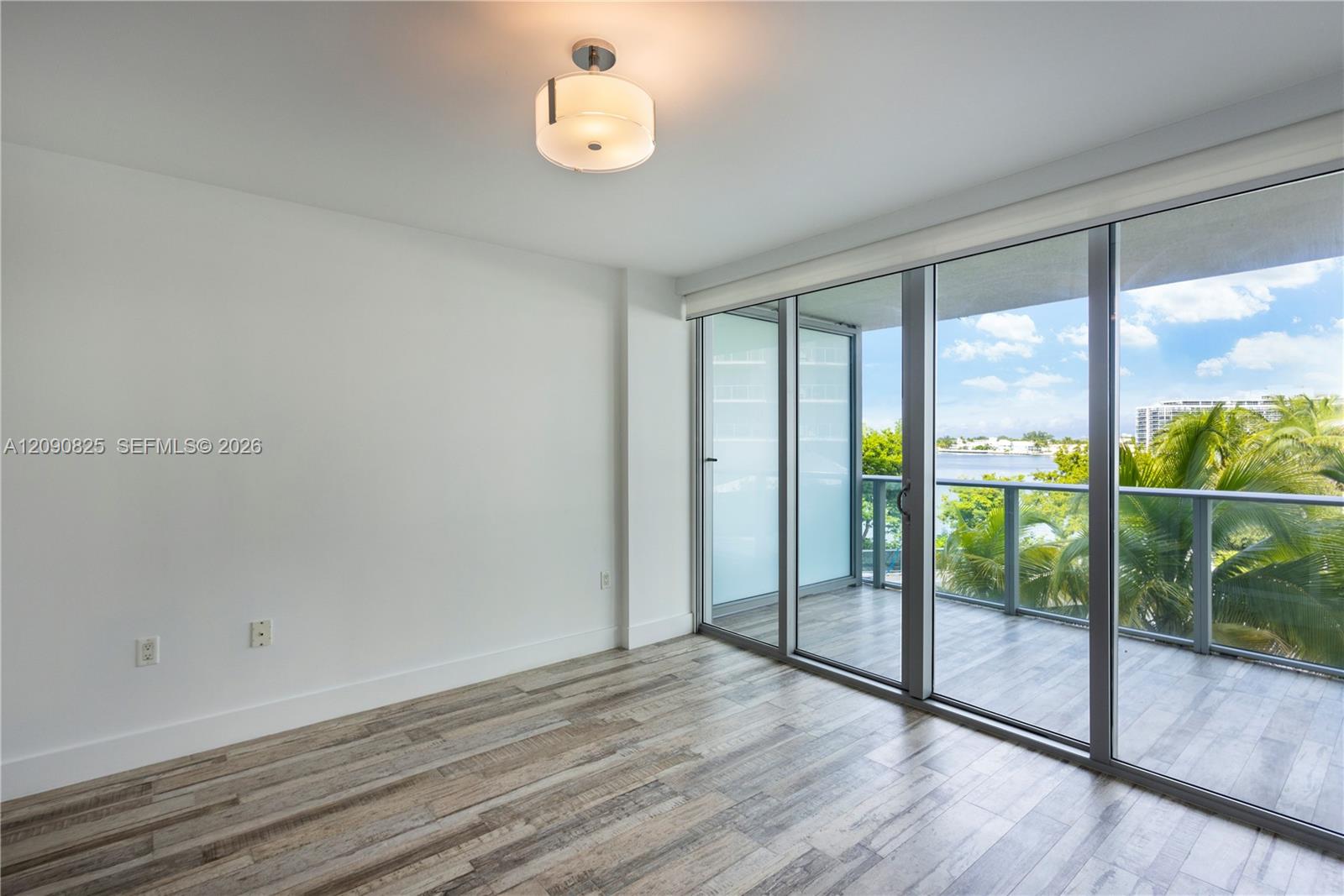 A12090825 Property Photo 4