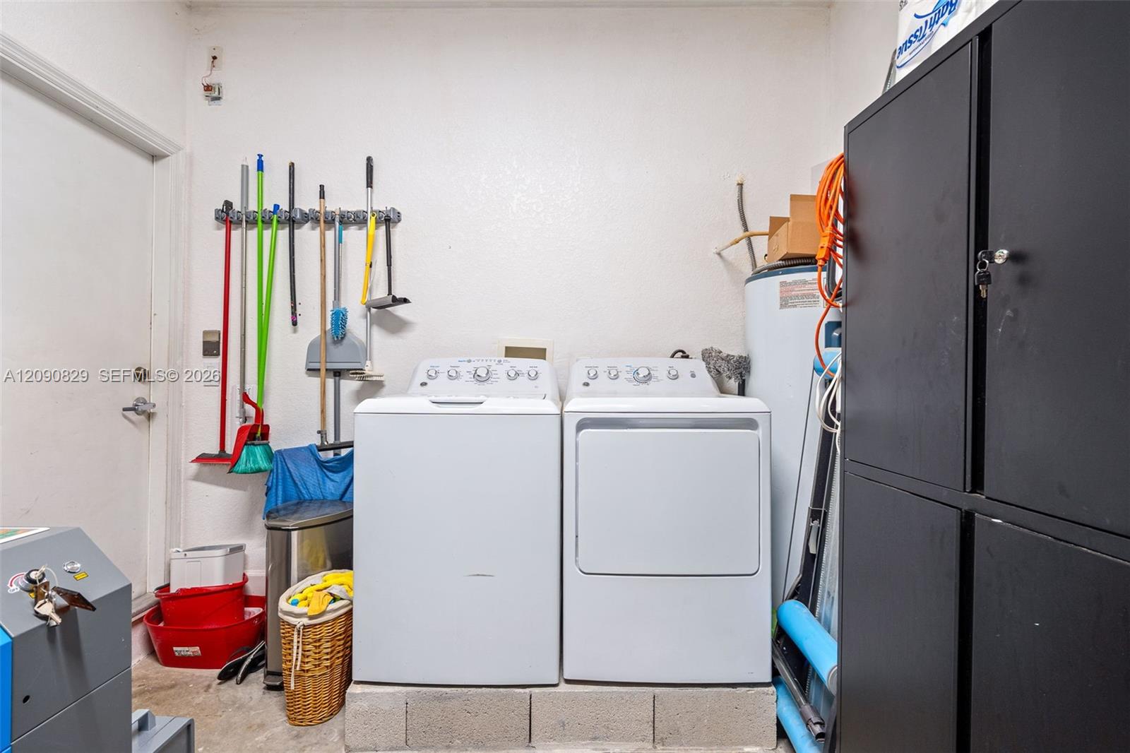 A12090829 Property Photo 21