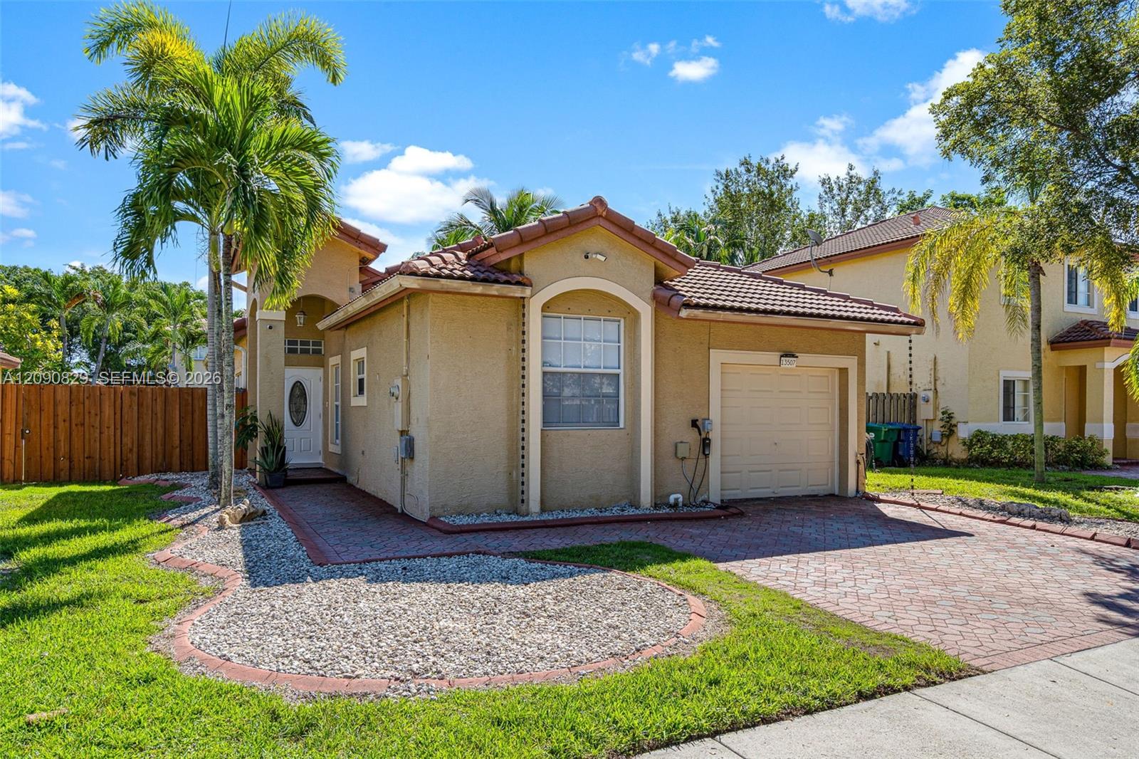 A12090829 Property Photo 27